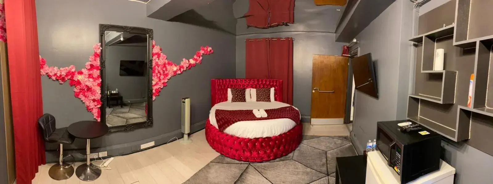 Executive Suite in WNS Hotel Executive Suite in WNS Hotel