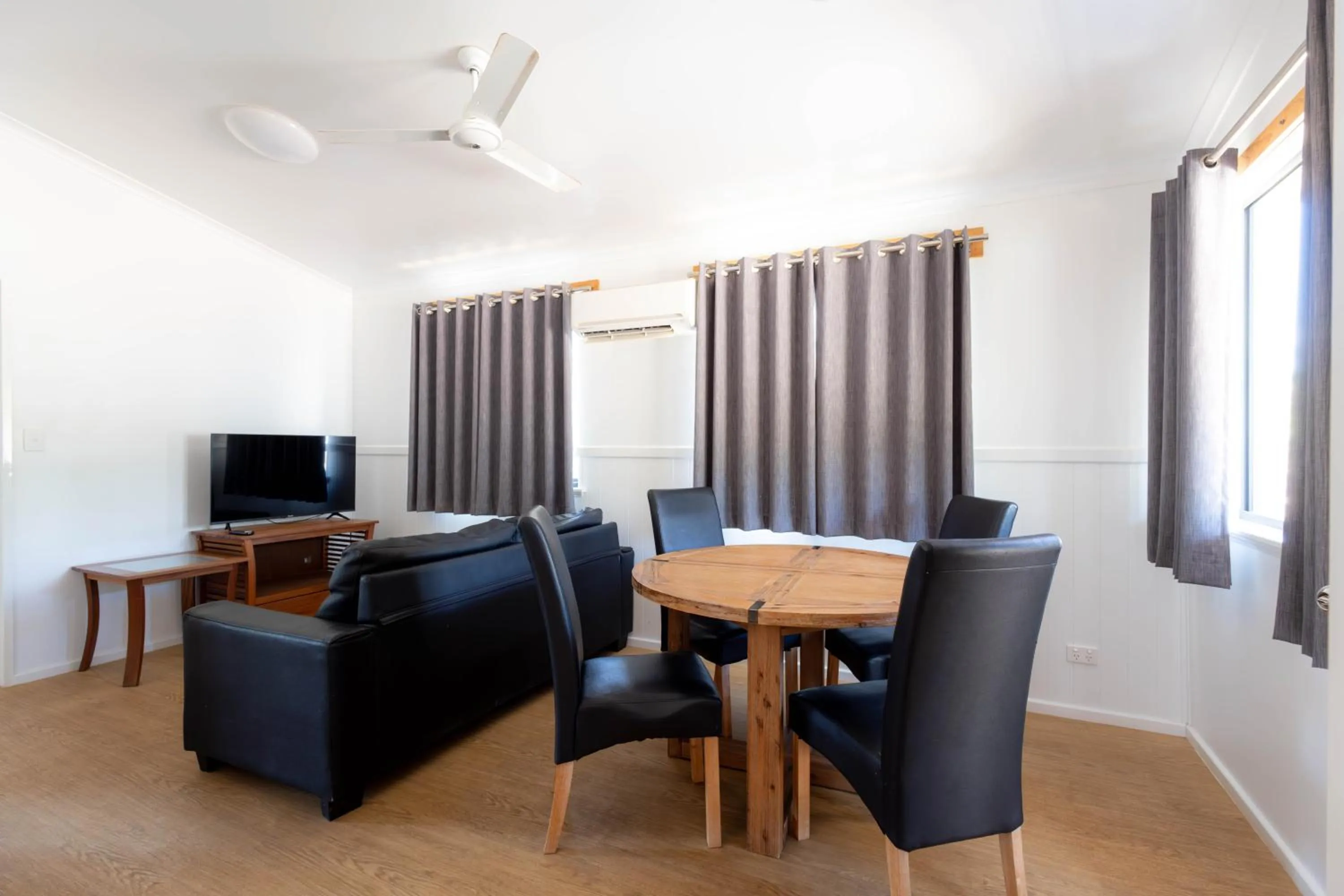 TV and multimedia in Ningaloo Caravan and Holiday Resort