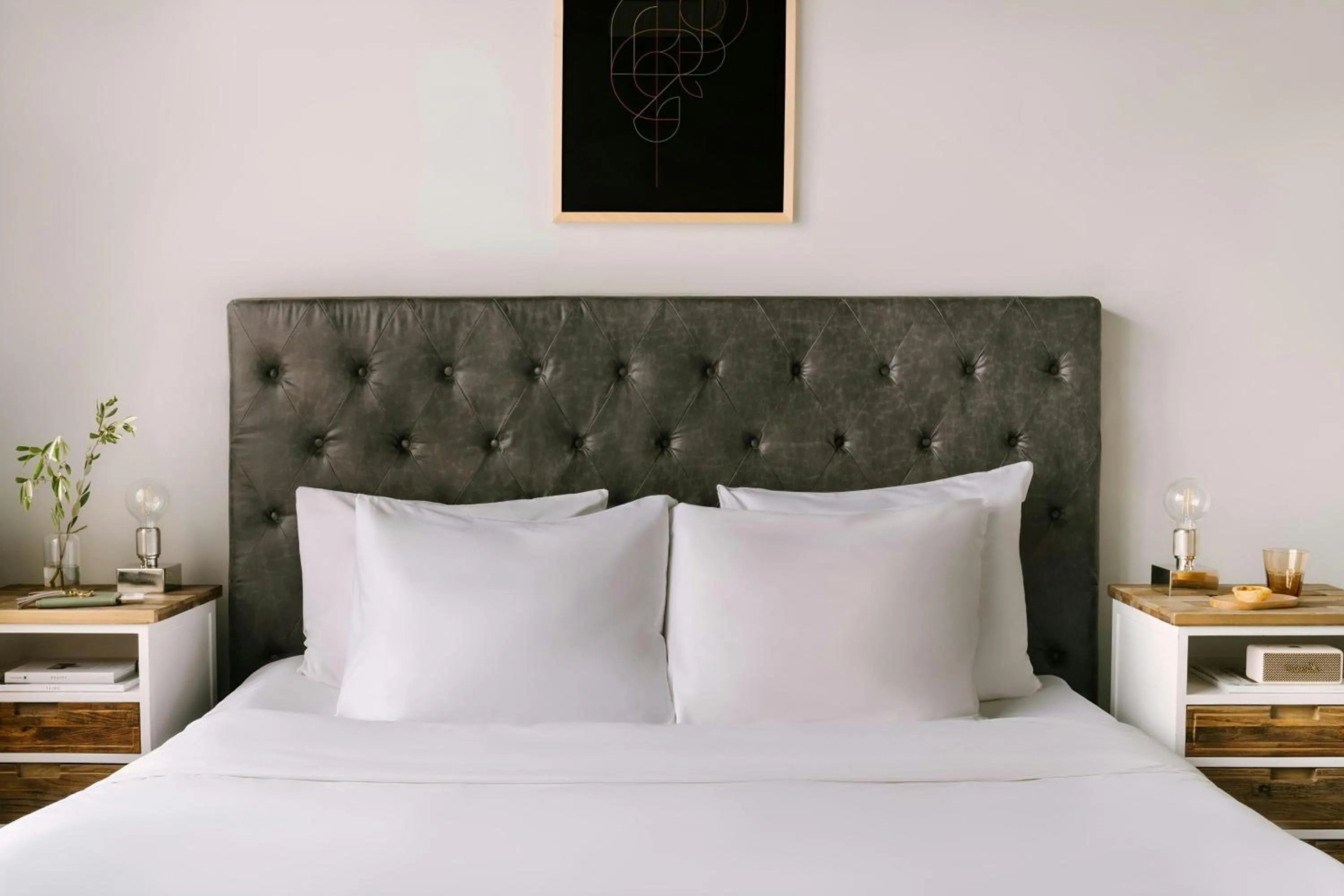 Photo of the whole room, Bed in Park House Hotel Museum Quarter, Sonder by Marriott Bonvoy