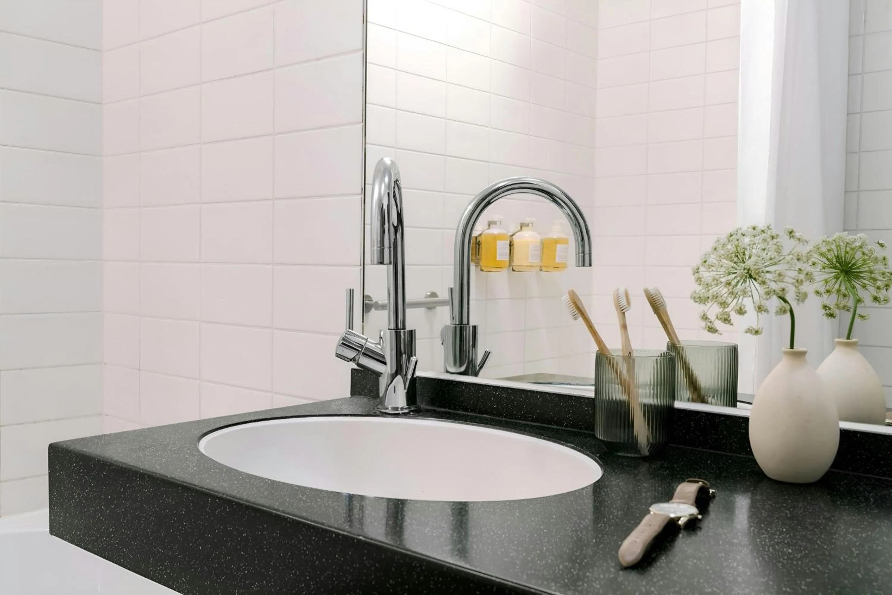 Bathroom in Park House Hotel Museum Quarter, Sonder by Marriott Bonvoy