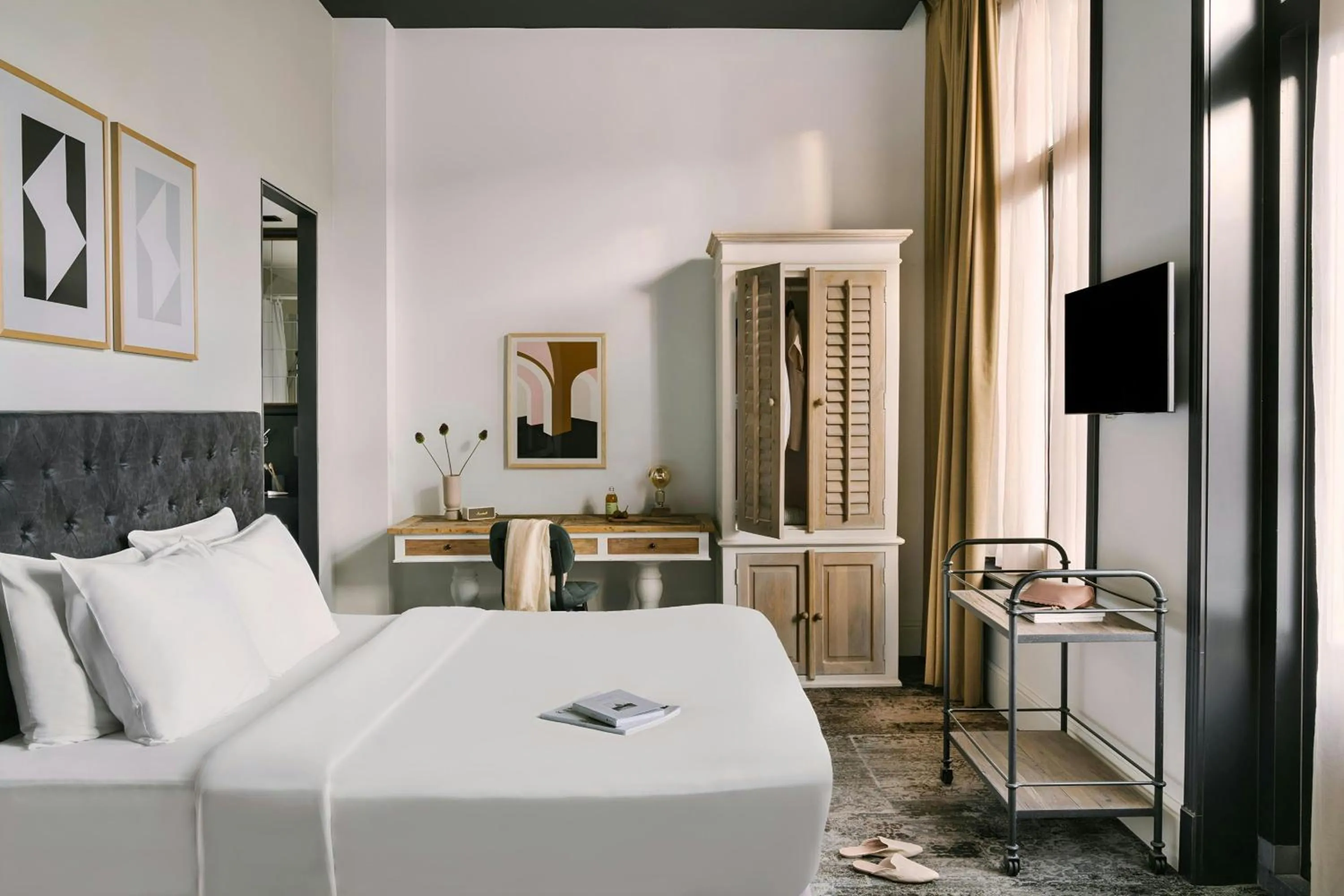 Bedroom, Bed in Park House Hotel Museum Quarter, Sonder by Marriott Bonvoy