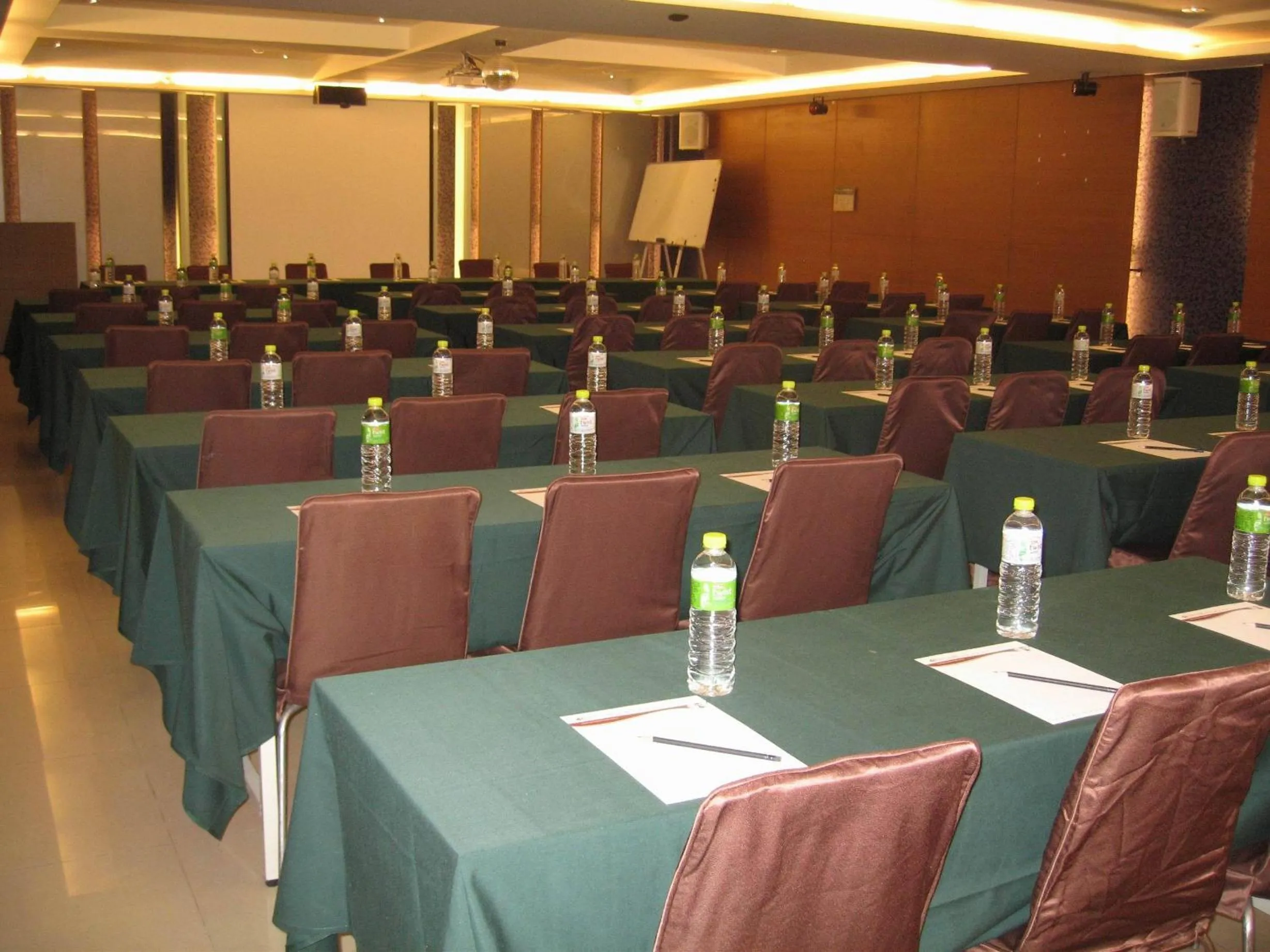 Business facilities in Einhan Resort