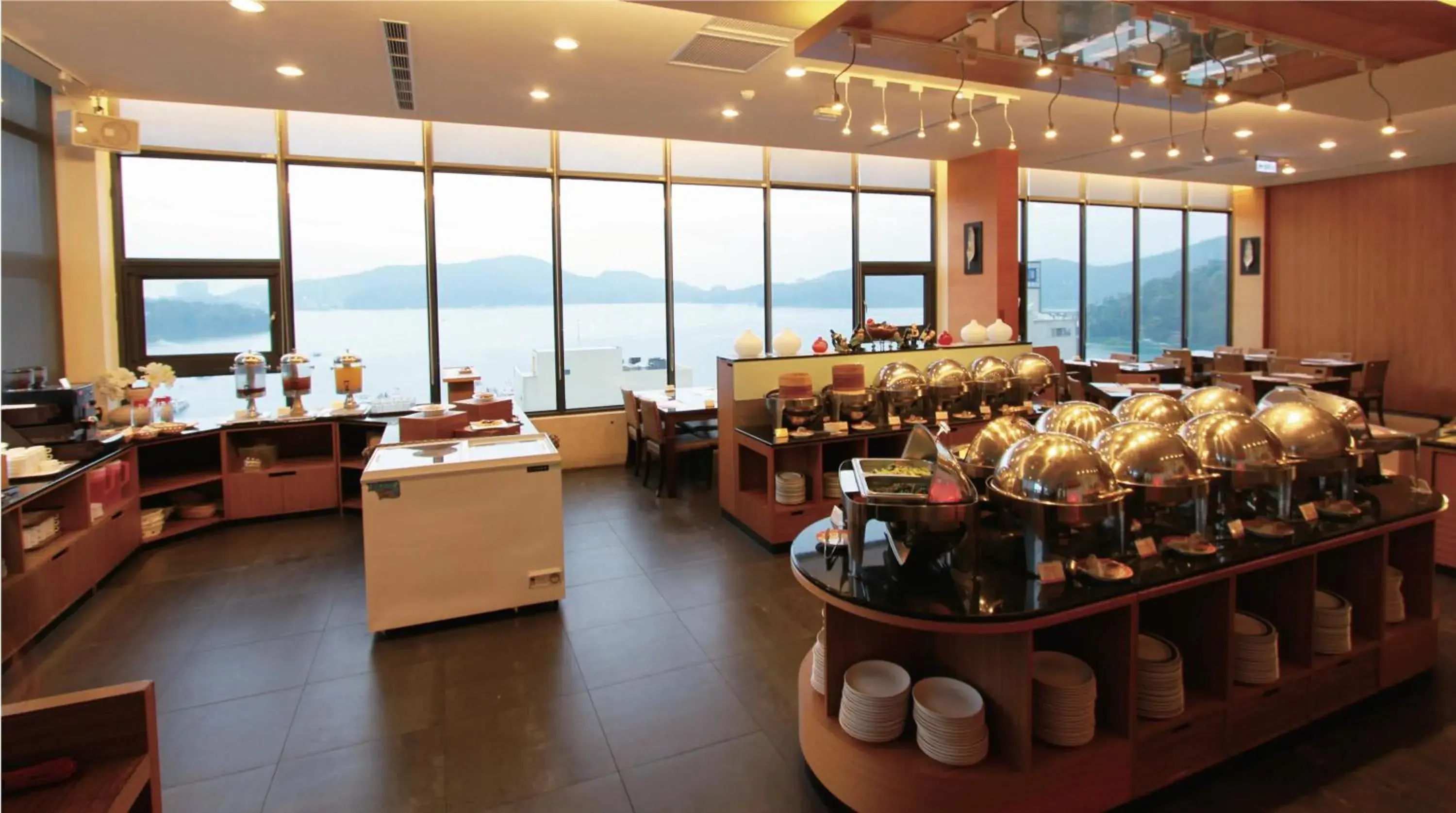 Restaurant/places to eat in Einhan Resort Restaurant/places to eat in Einhan Resort