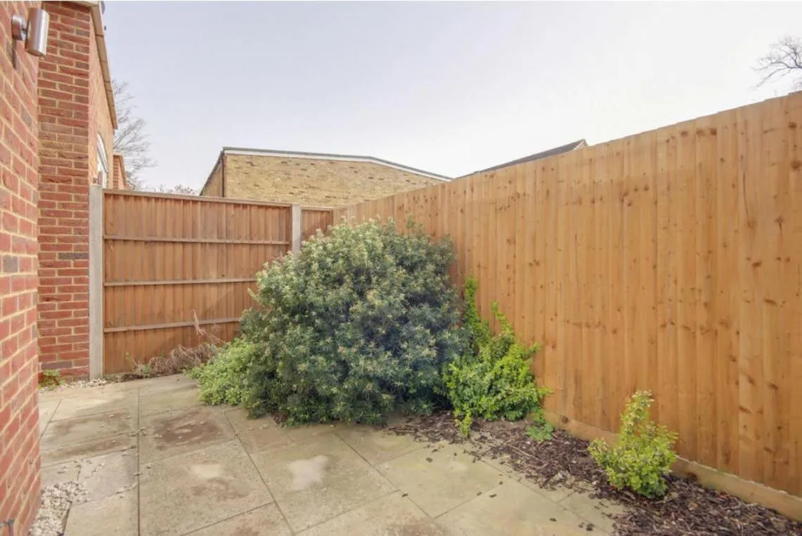 Immaculate Central Windsor Town House with parking