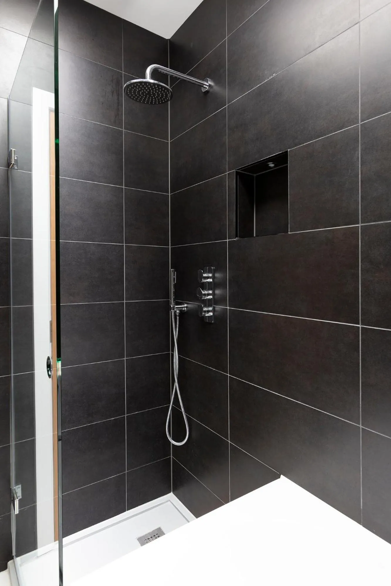 Immaculate Central Windsor Town House with parking