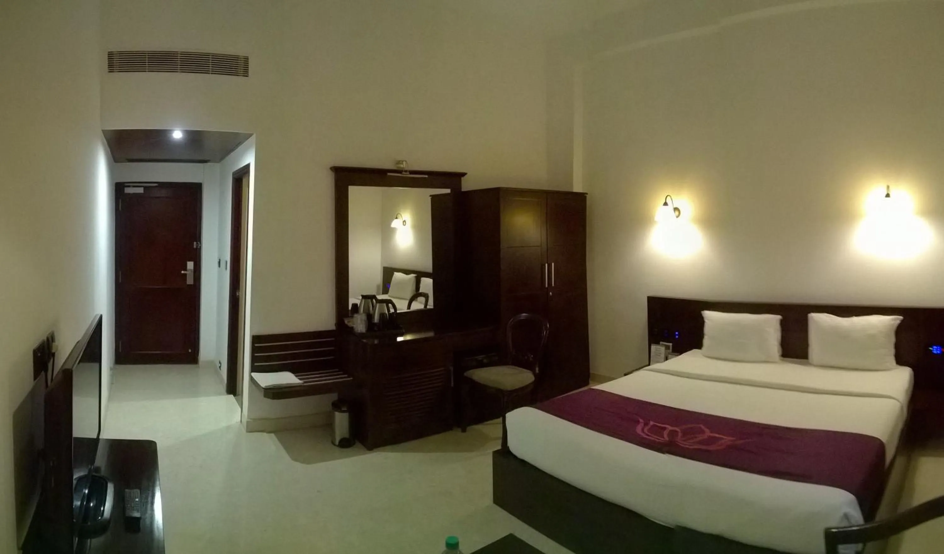 Bedroom, Bed in Lakshmi Hotel