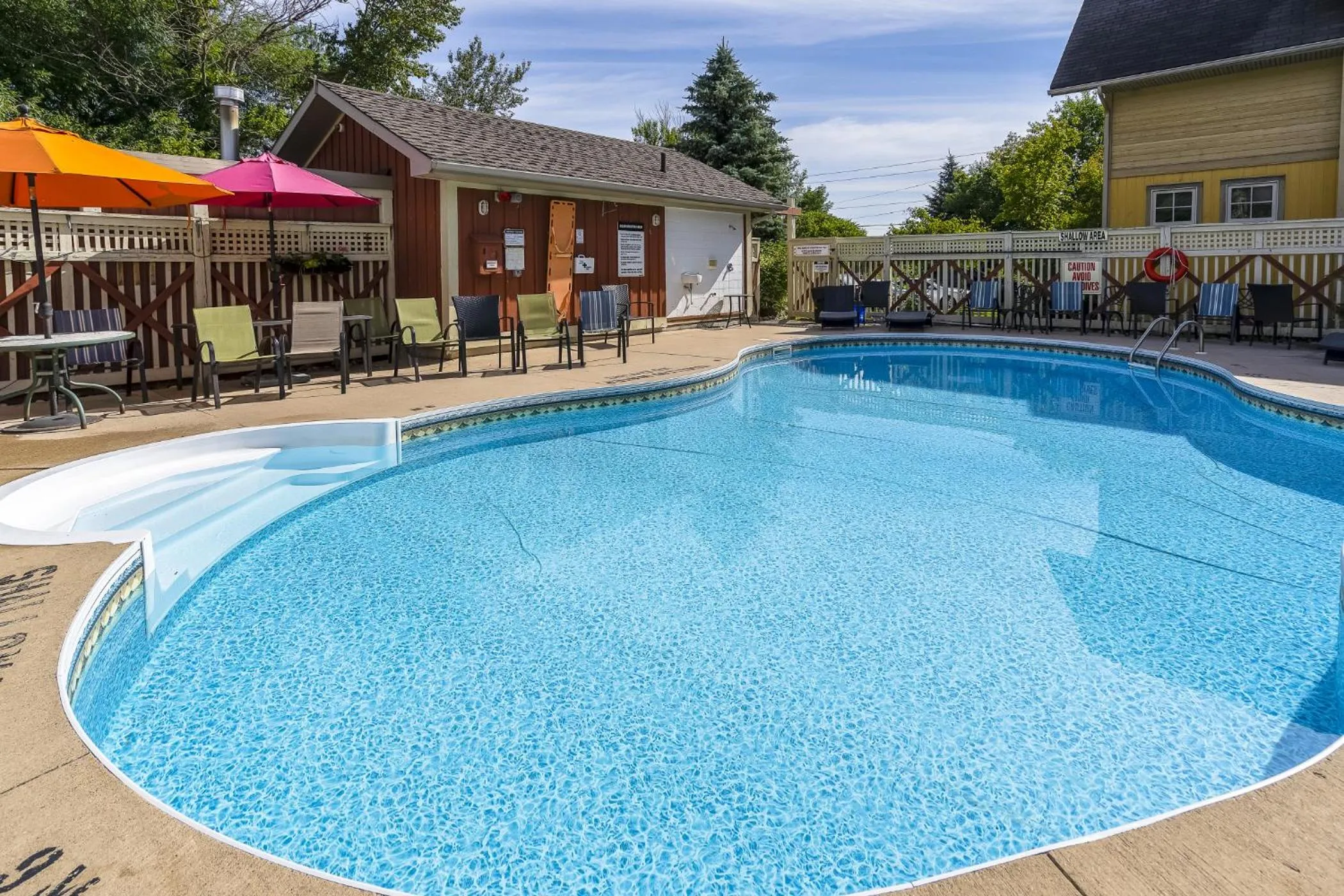 Pool view in Blue View 5 Chalet