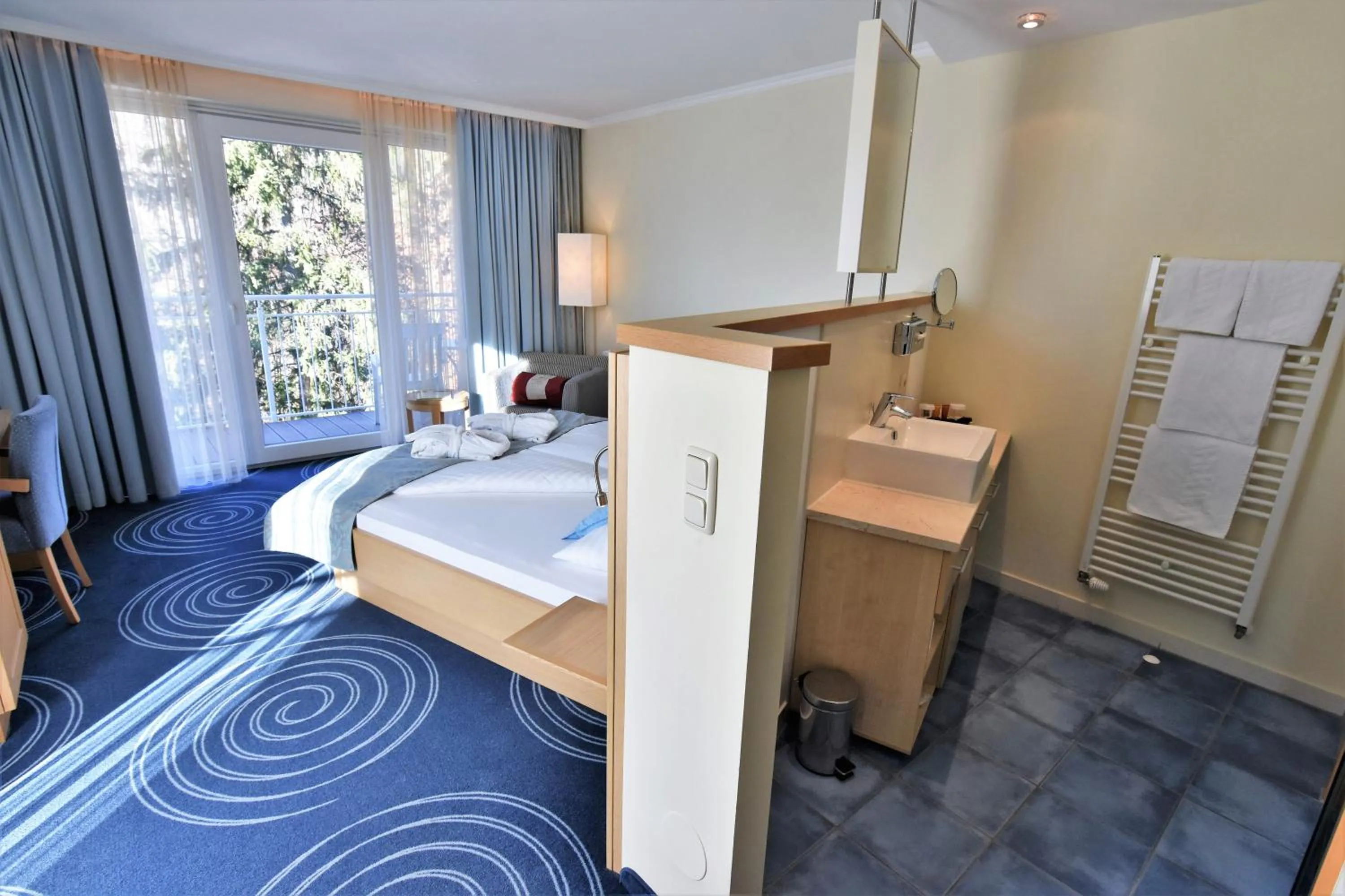 Photo of the whole room, Bed in das Balance - Spa & Golf Hotel am Wörthersee