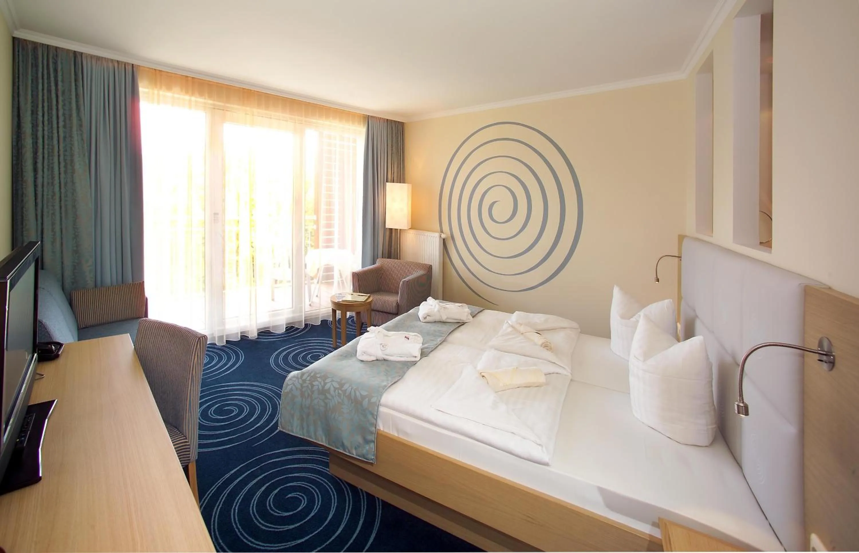 Shower, Bed in das Balance - Spa & Golf Hotel am Wörthersee