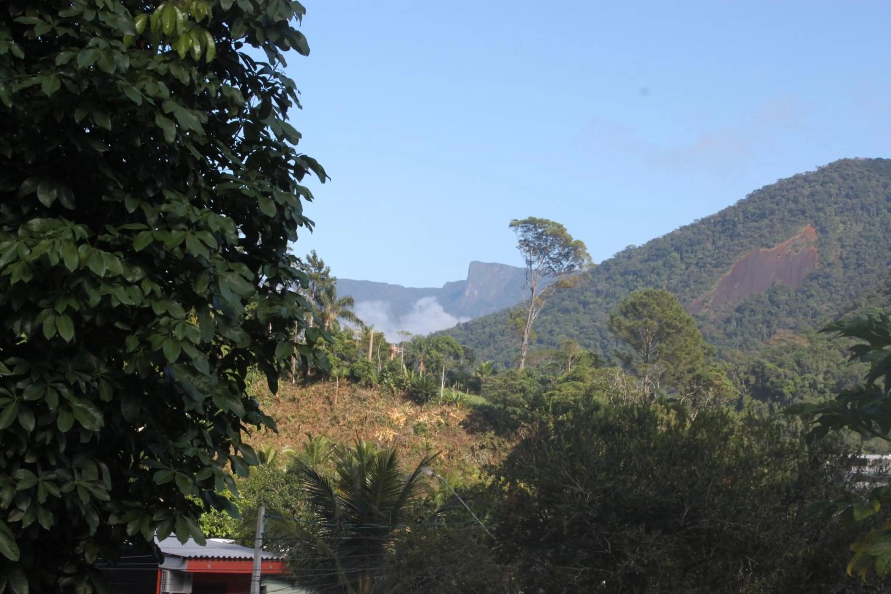 Natural landscape in Piscina climatizada, jacuzzi e com grande área verde