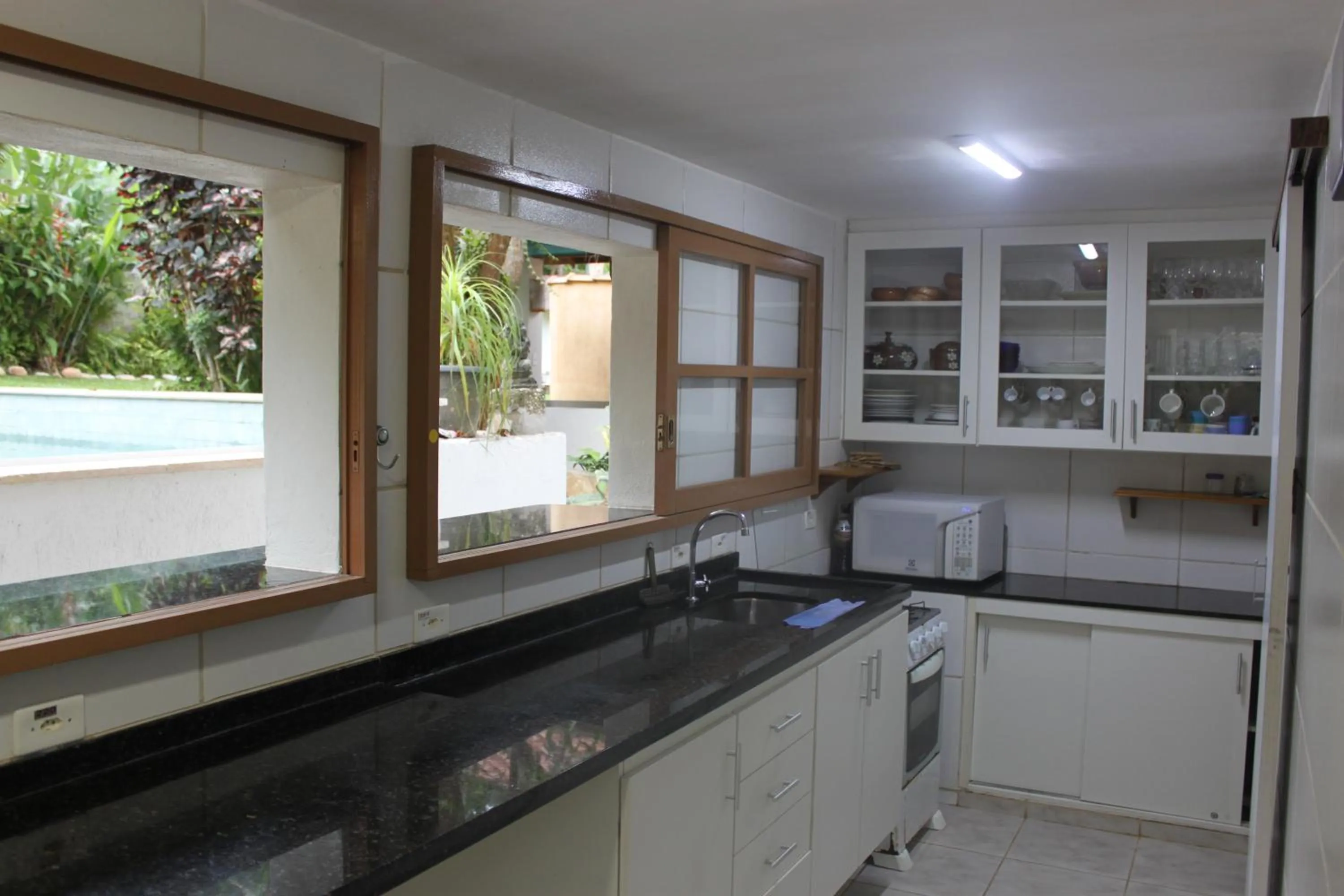 minibar in Piscina climatizada, jacuzzi e com grande área verde