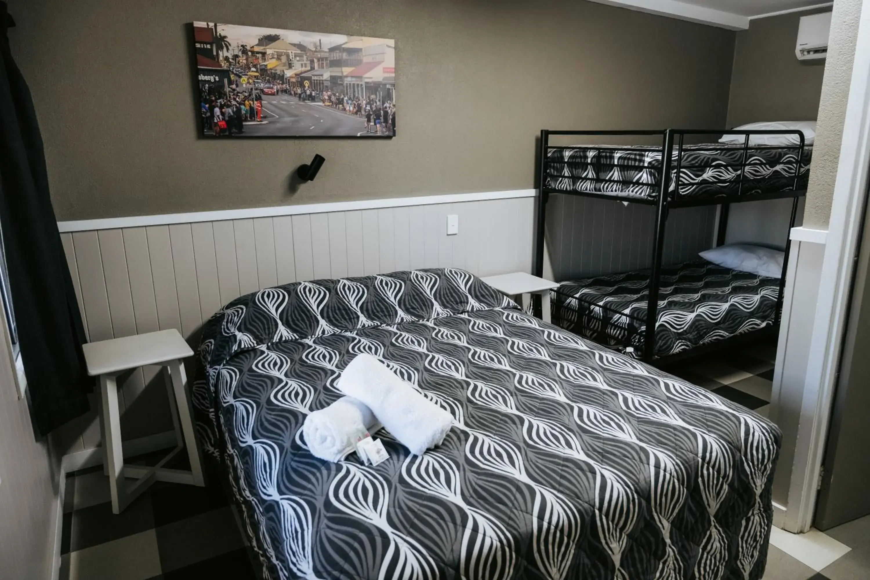 Bedroom, Bed in Rix Hotel Motel Bedroom, Bed in Rix Hotel Motel