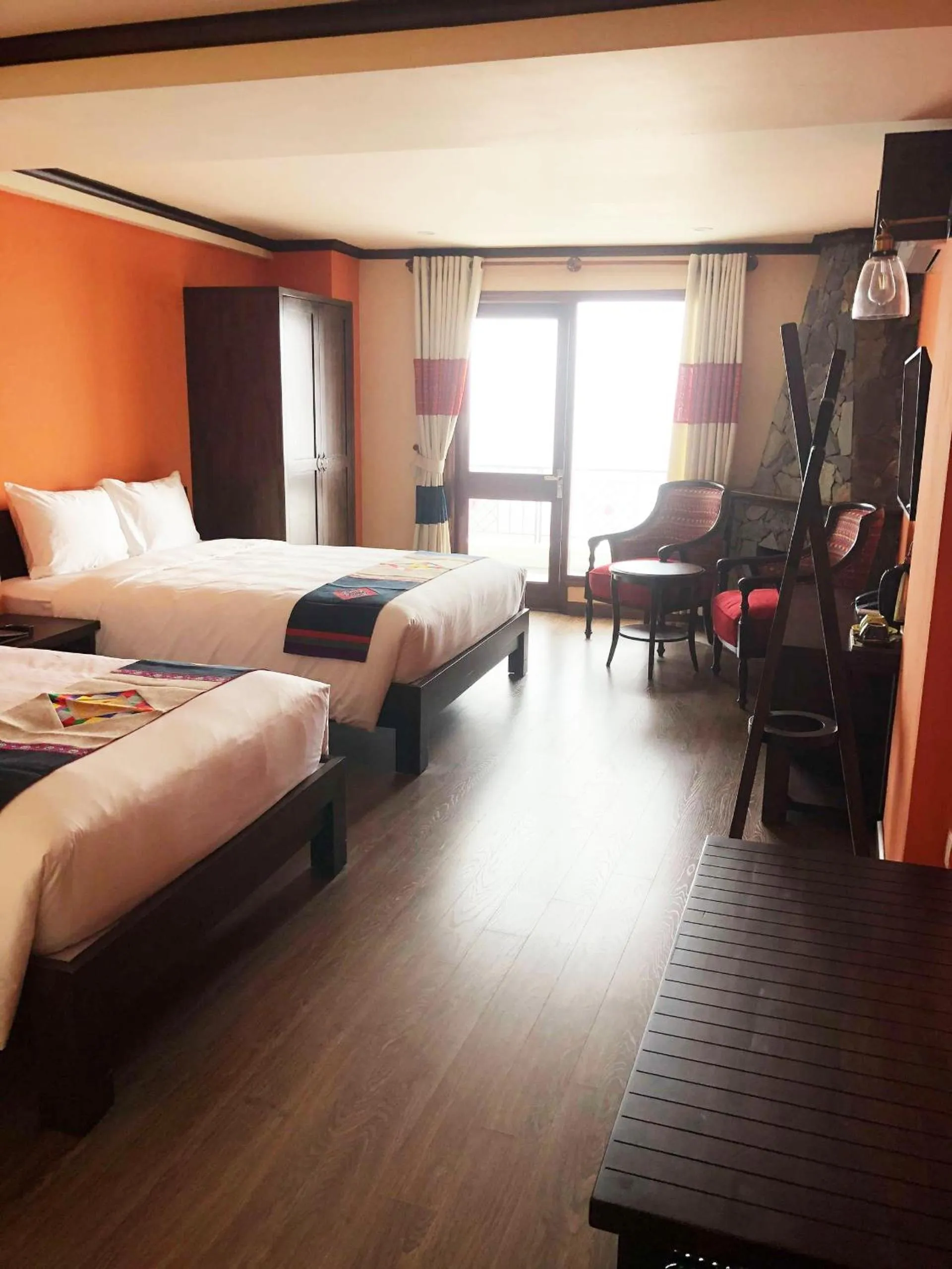 Bed in Cat Cat Galerie d’Art