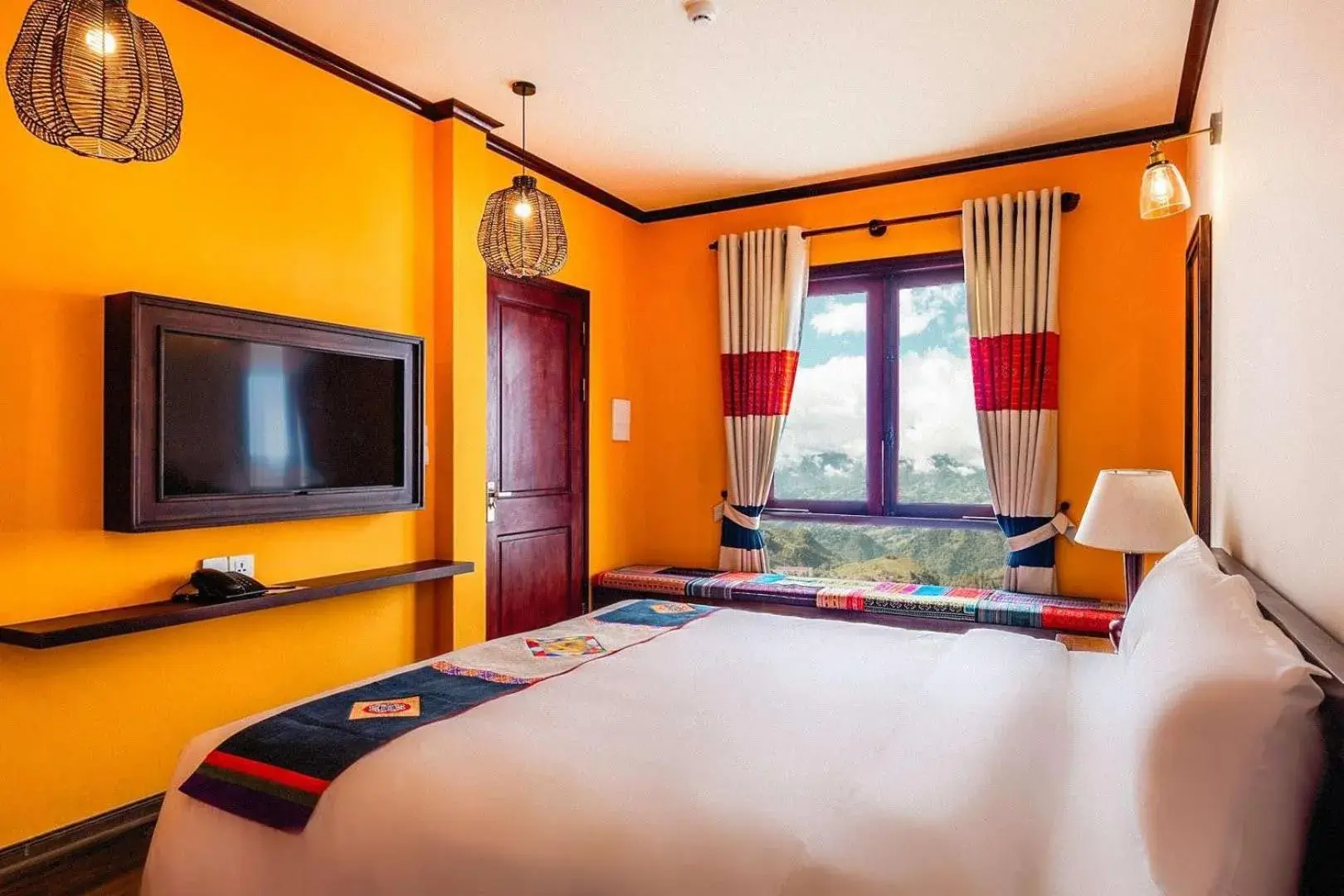 Two-Bedroom Sky Villa with Mountain View in Cat Cat Galerie d’Art Two-Bedroom Sky Villa with Mountain View in Cat Cat Galerie d’Art