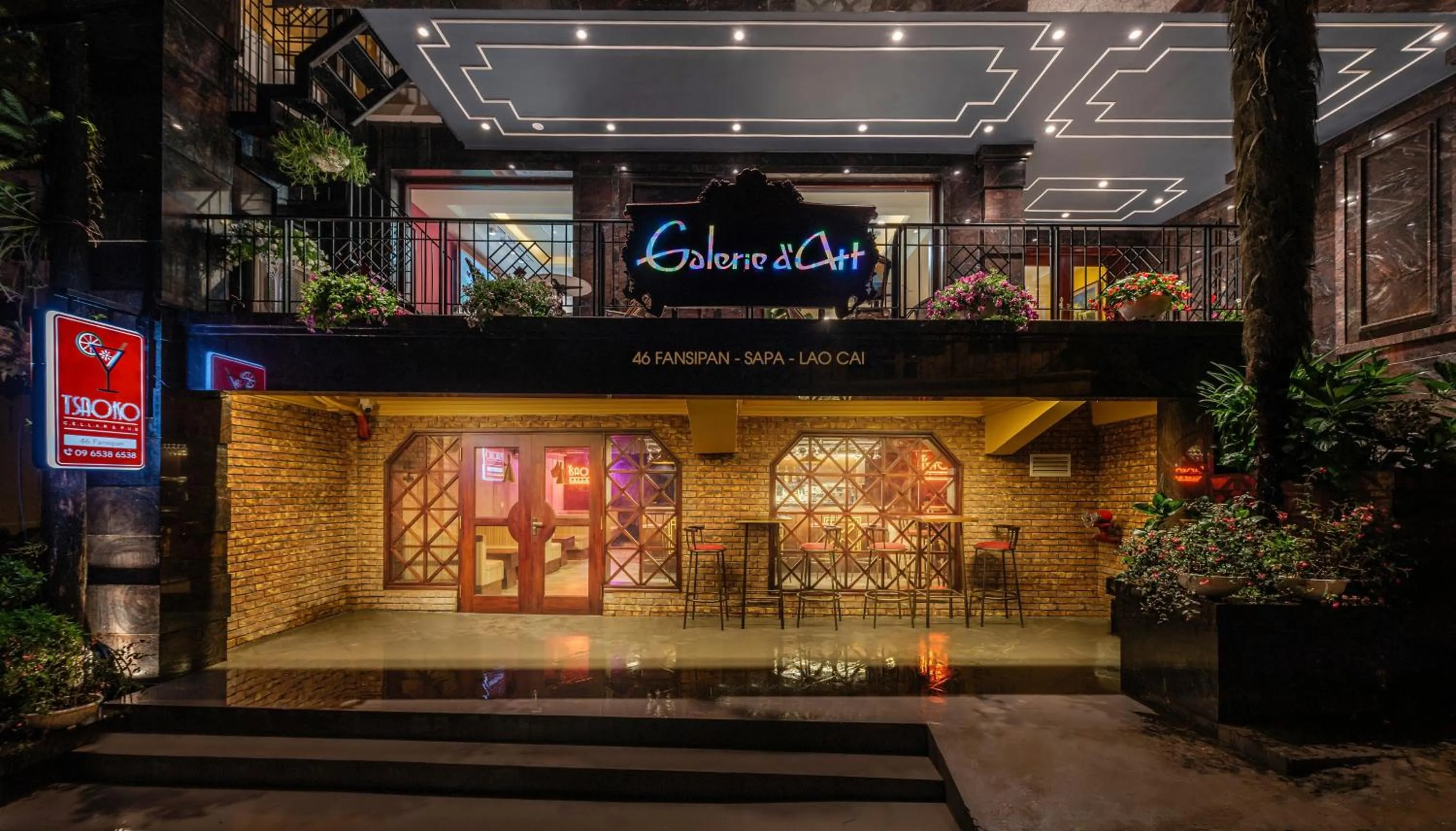 Property building in Cat Cat Galerie d’Art