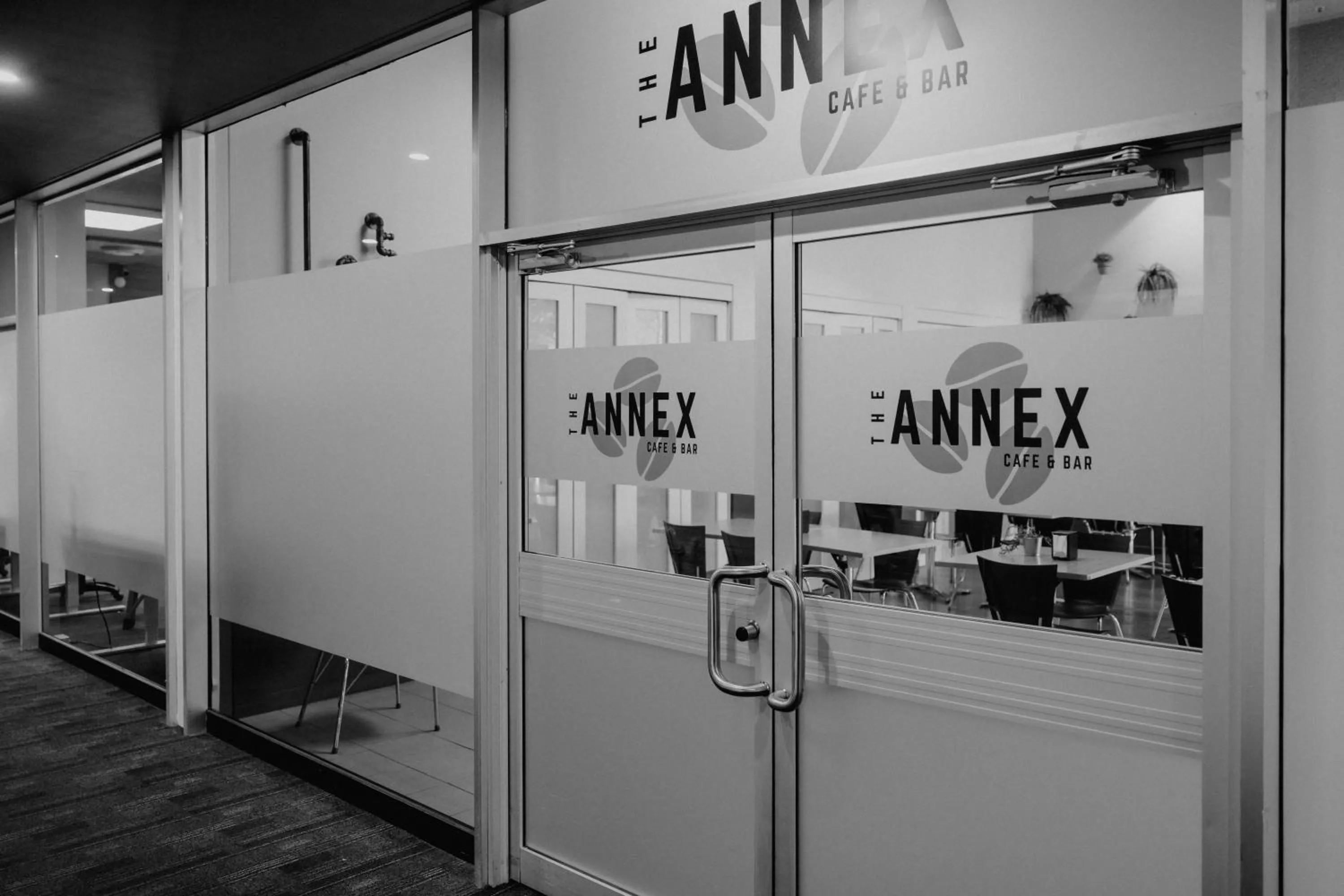 Restaurant/places to eat in Canberra Accommodation Centre