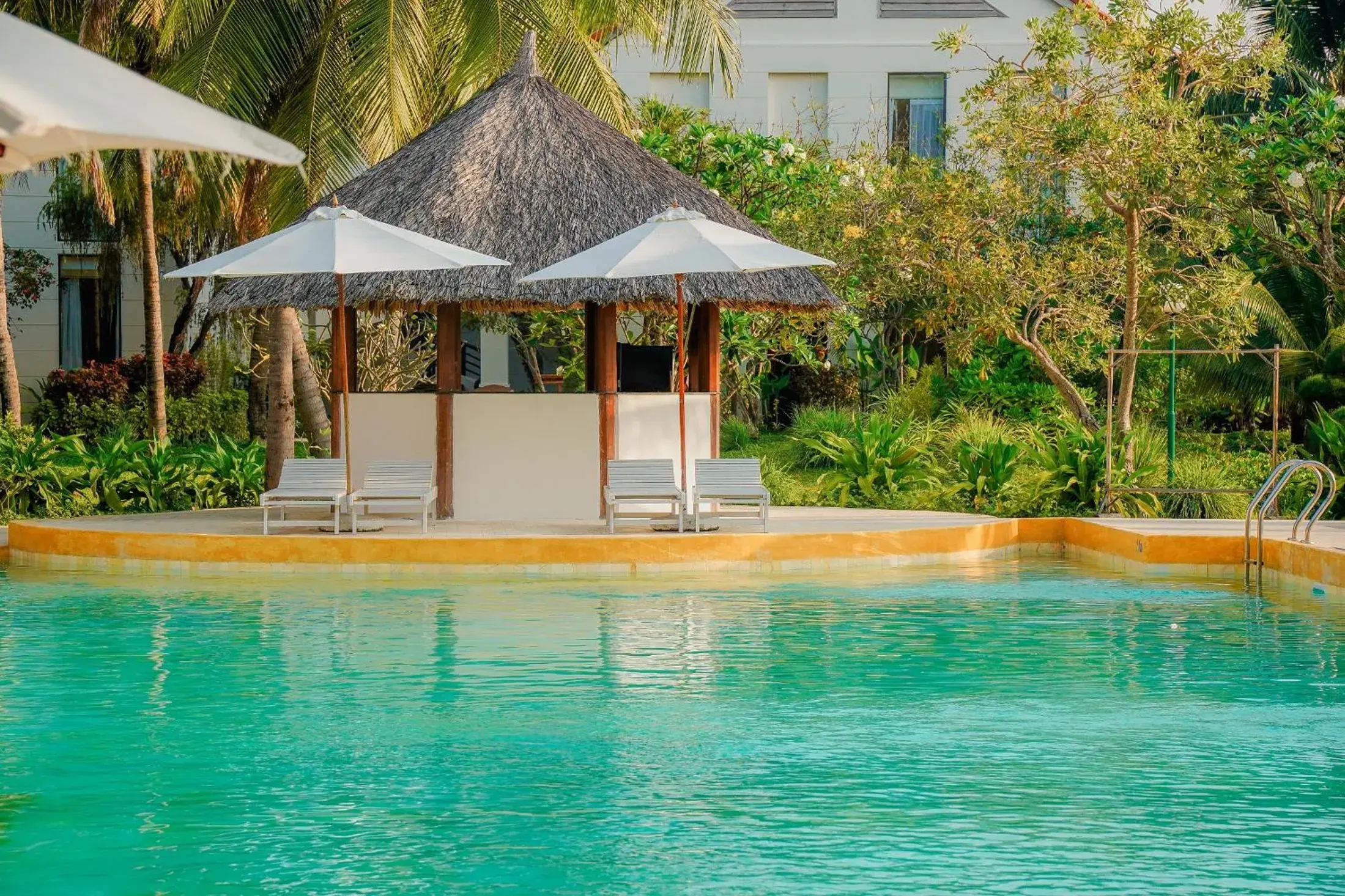 Lounge or bar in Pax Ana Doc Let Resort & Spa Lounge or bar in Pax Ana Doc Let Resort & Spa