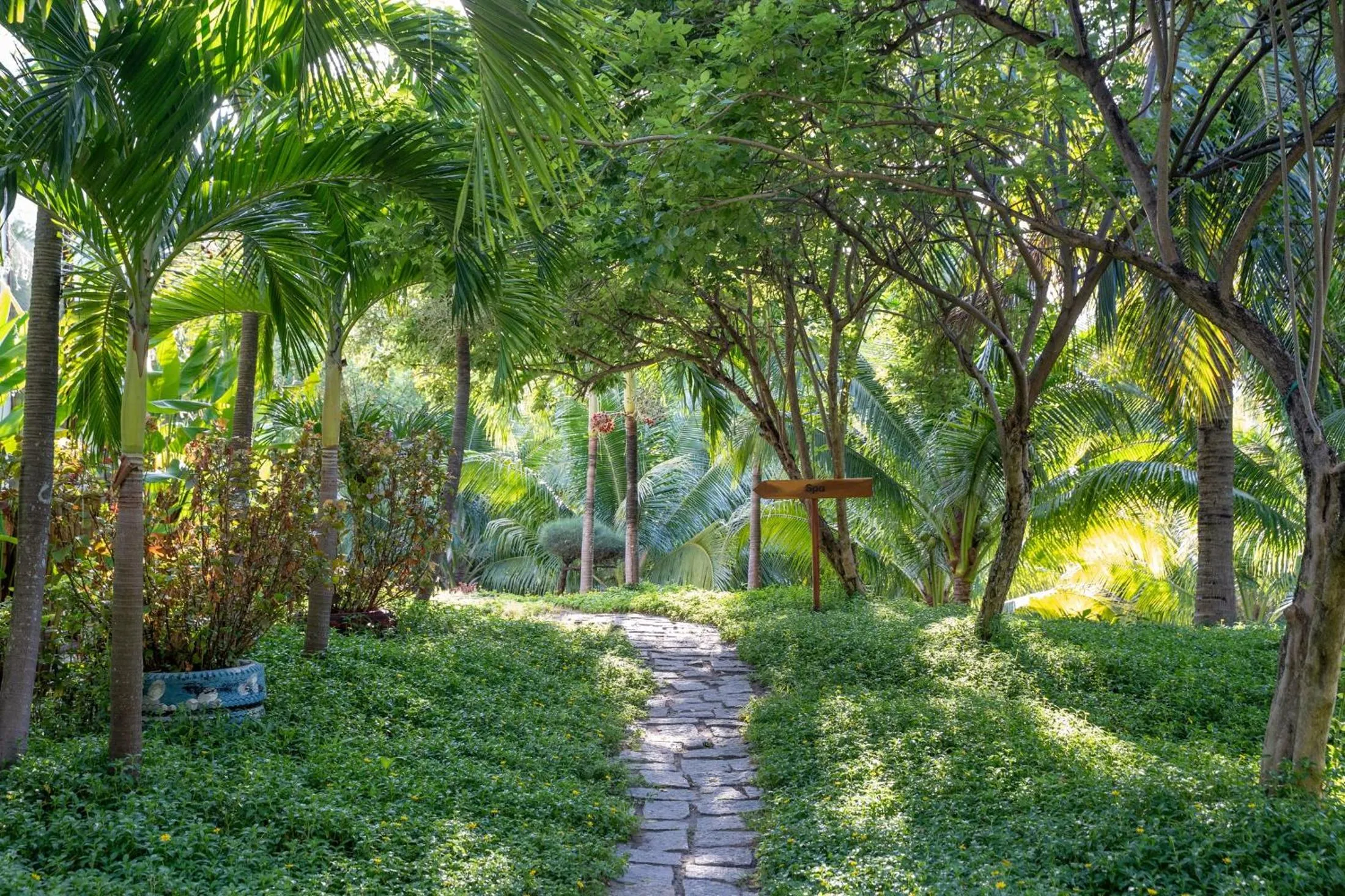 Garden in Pax Ana Doc Let Resort & Spa