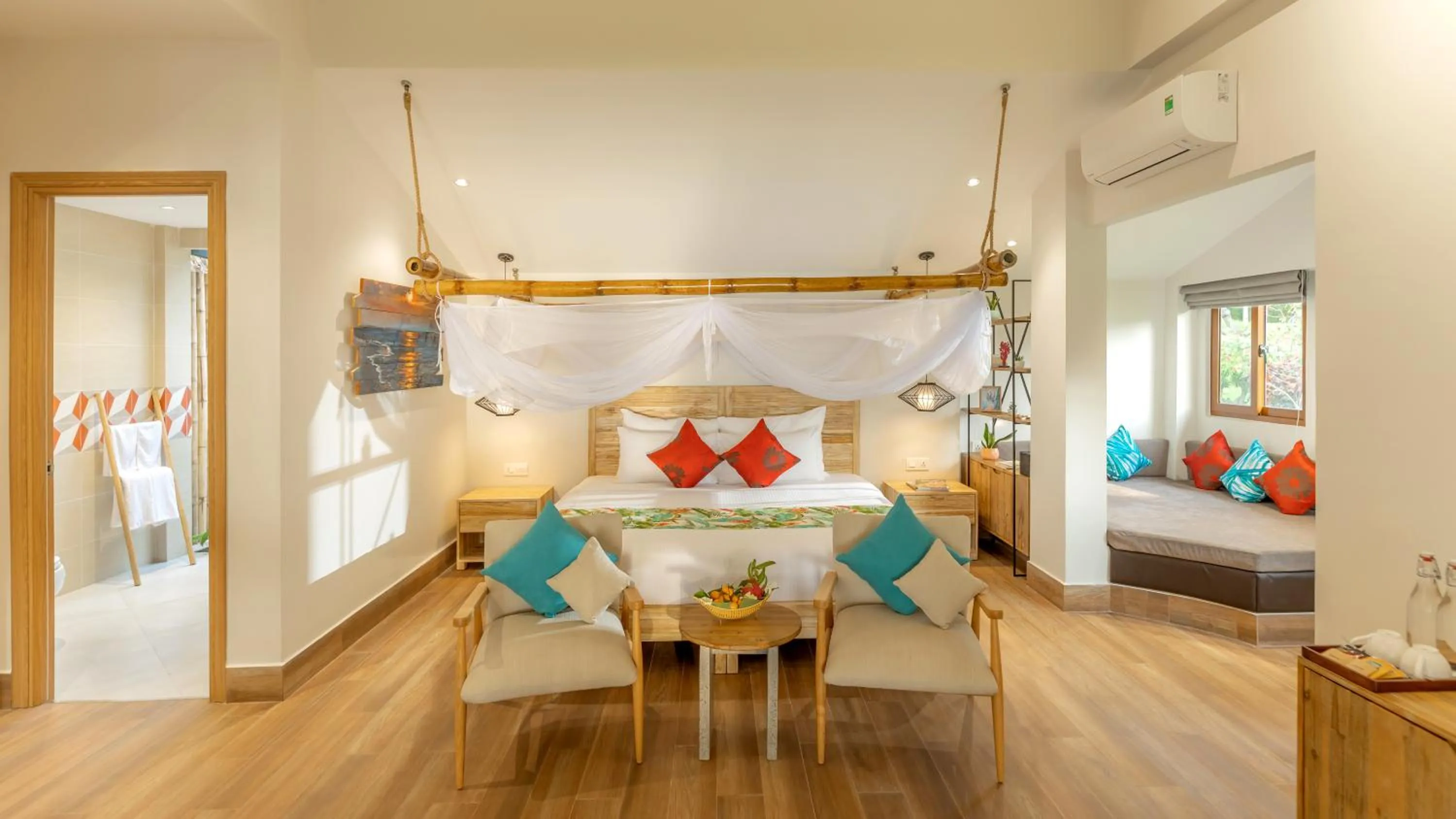 Photo of the whole room, Bed in Pax Ana Doc Let Resort & Spa