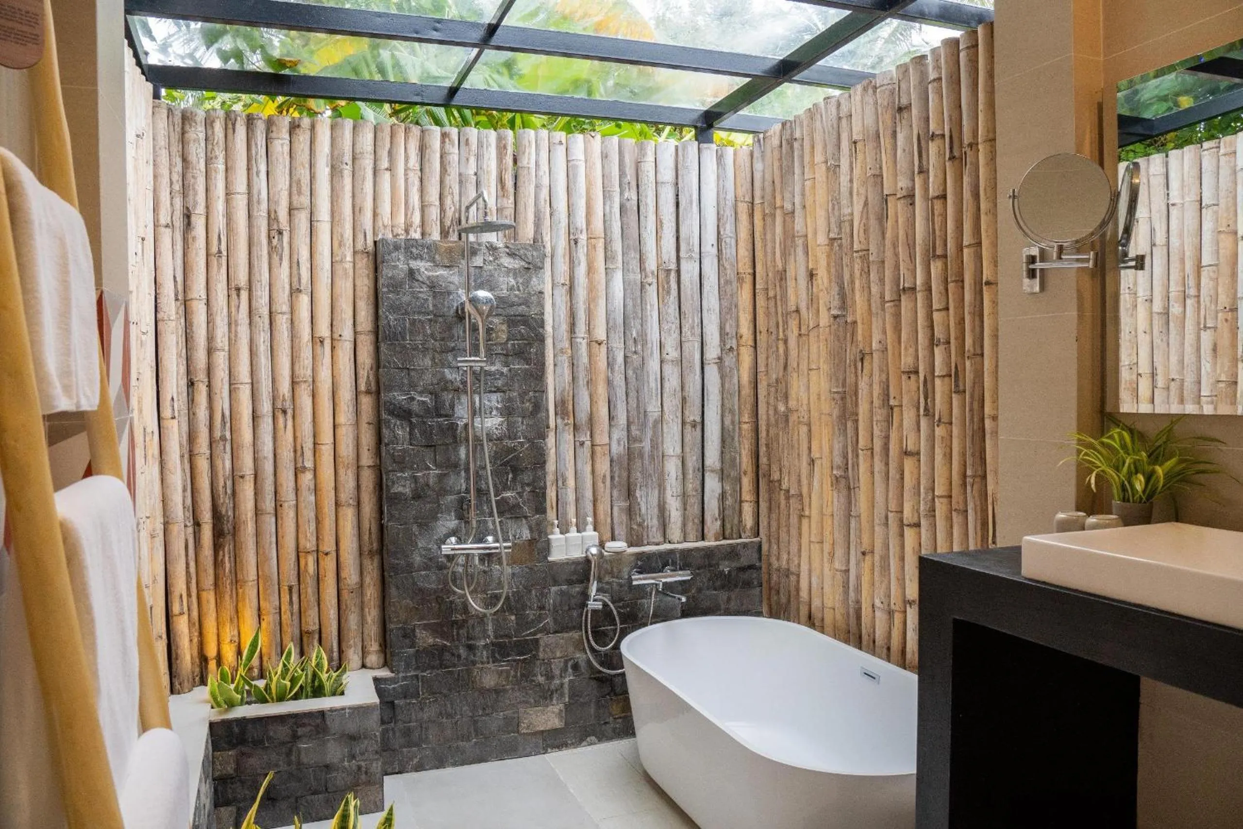 Bath in Pax Ana Doc Let Resort & Spa