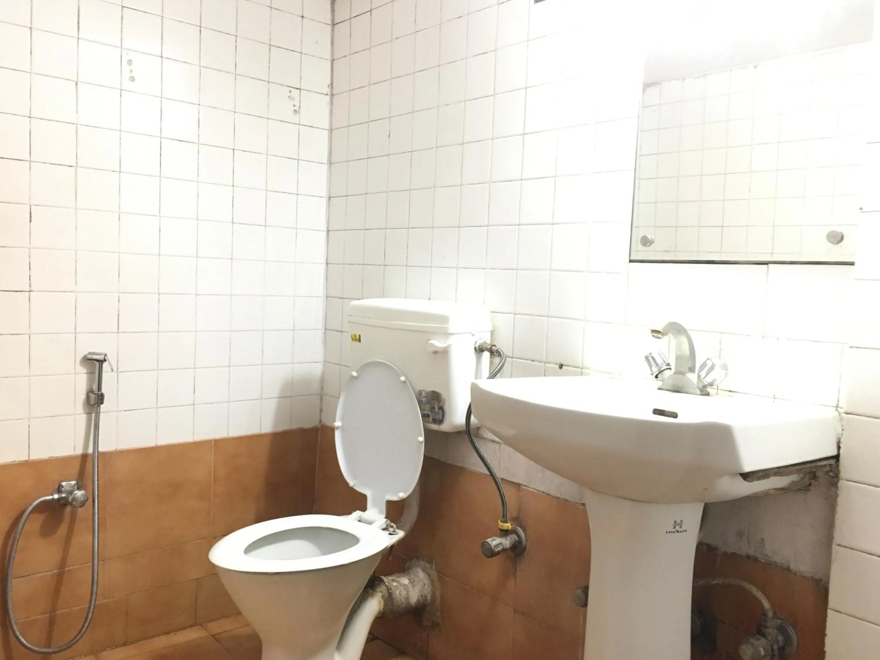 Bathroom in Hotel Indsurya