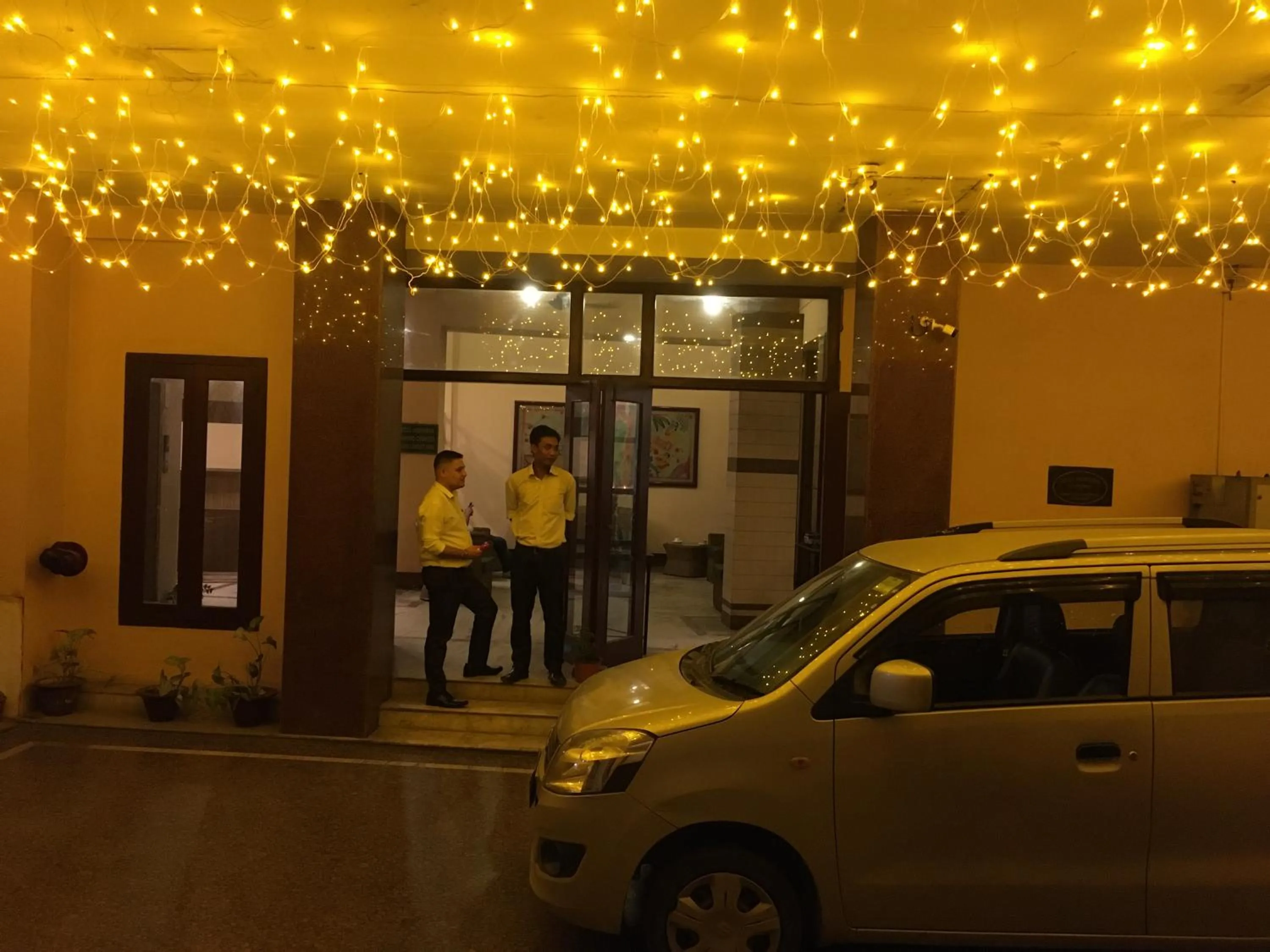 Property building in Hotel Indsurya