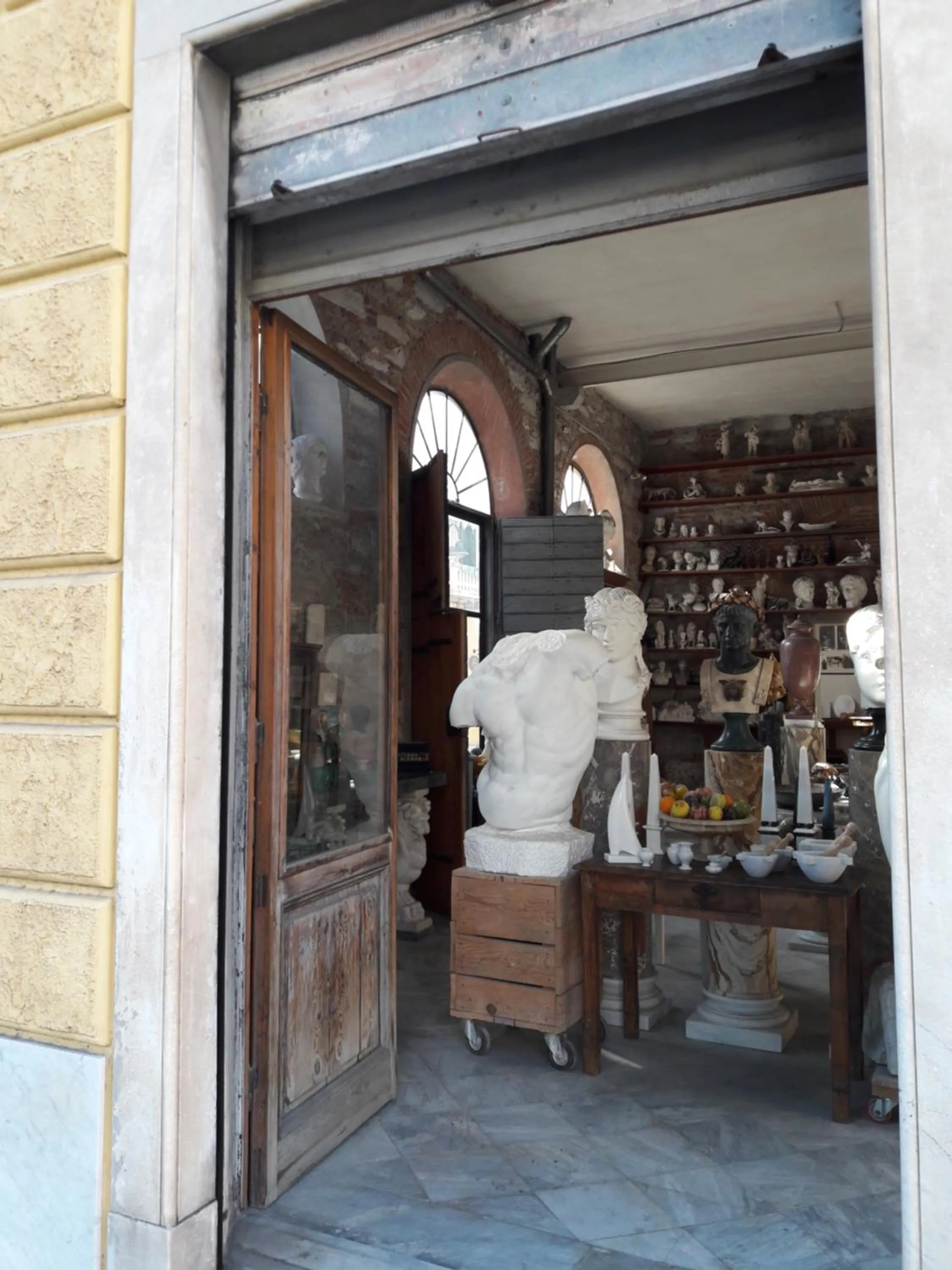 Shopping Area in Art Hotel Pietrasanta