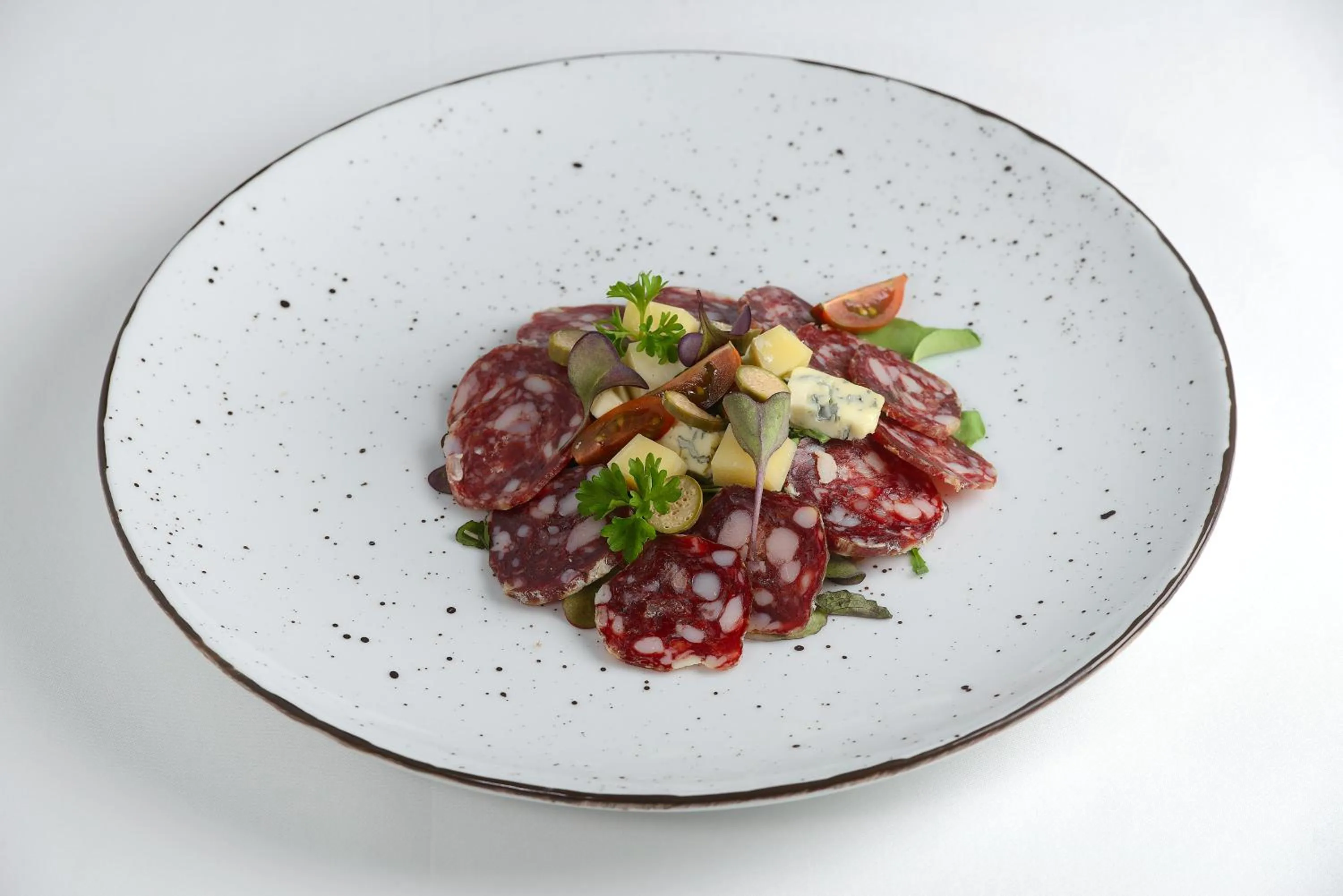 Restaurant/places to eat in Vila White