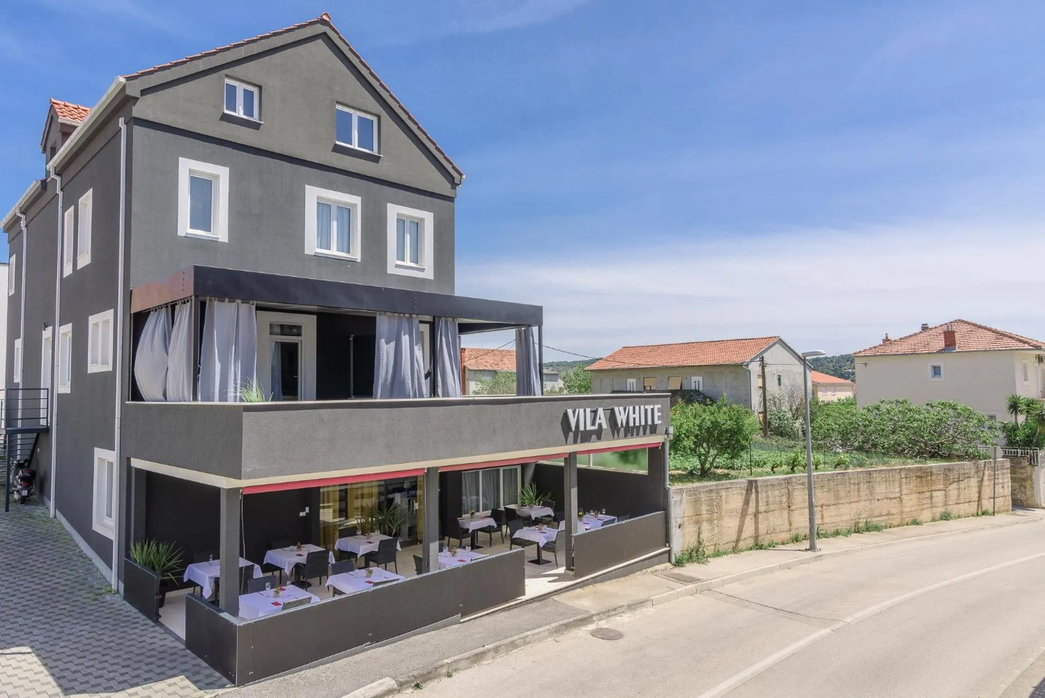 Property building in Vila White