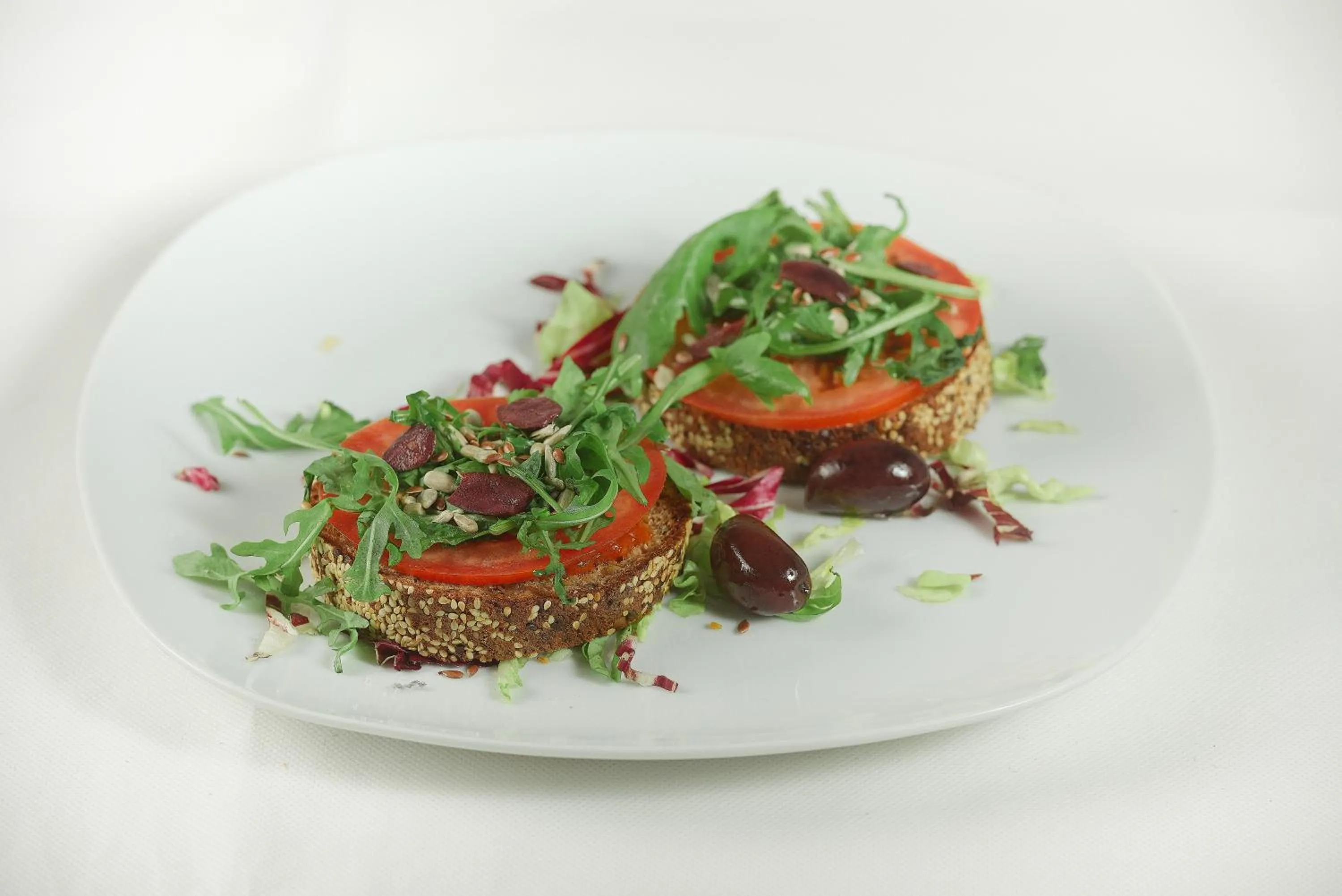 Restaurant/places to eat in Vila White