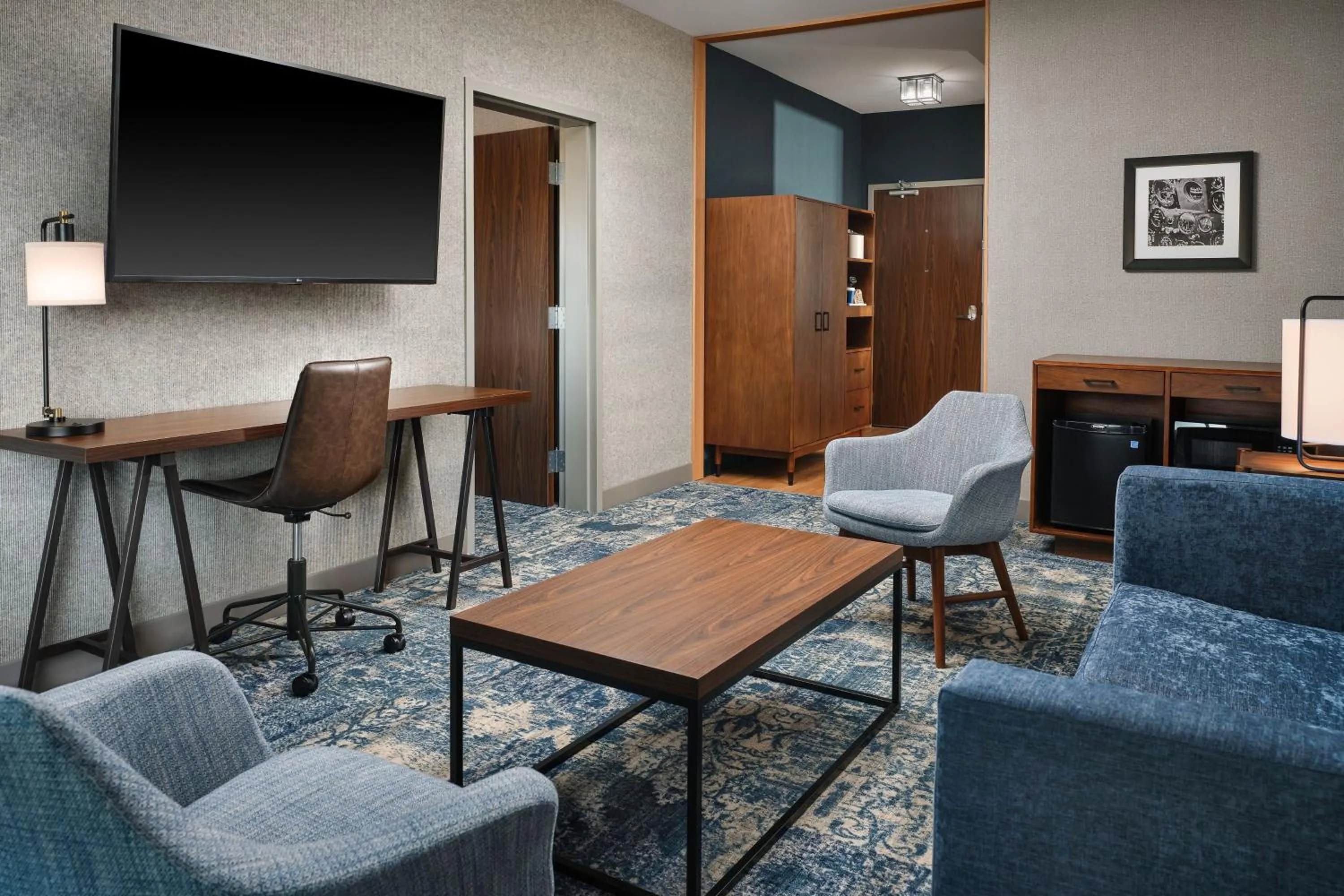 Living room in Four Points by Sheraton Yuma