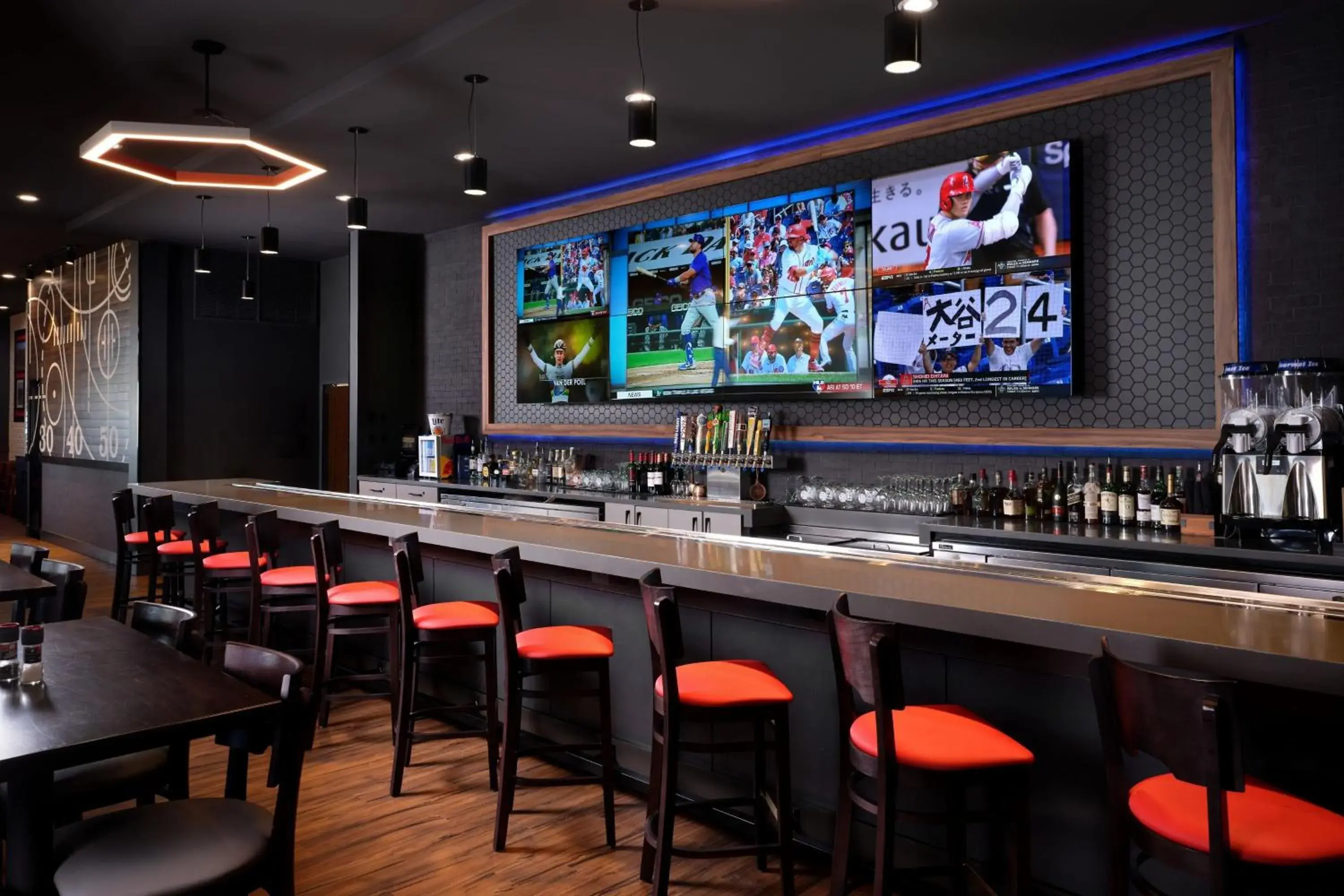 Lounge or bar in Four Points by Sheraton Yuma Lounge or bar in Four Points by Sheraton Yuma