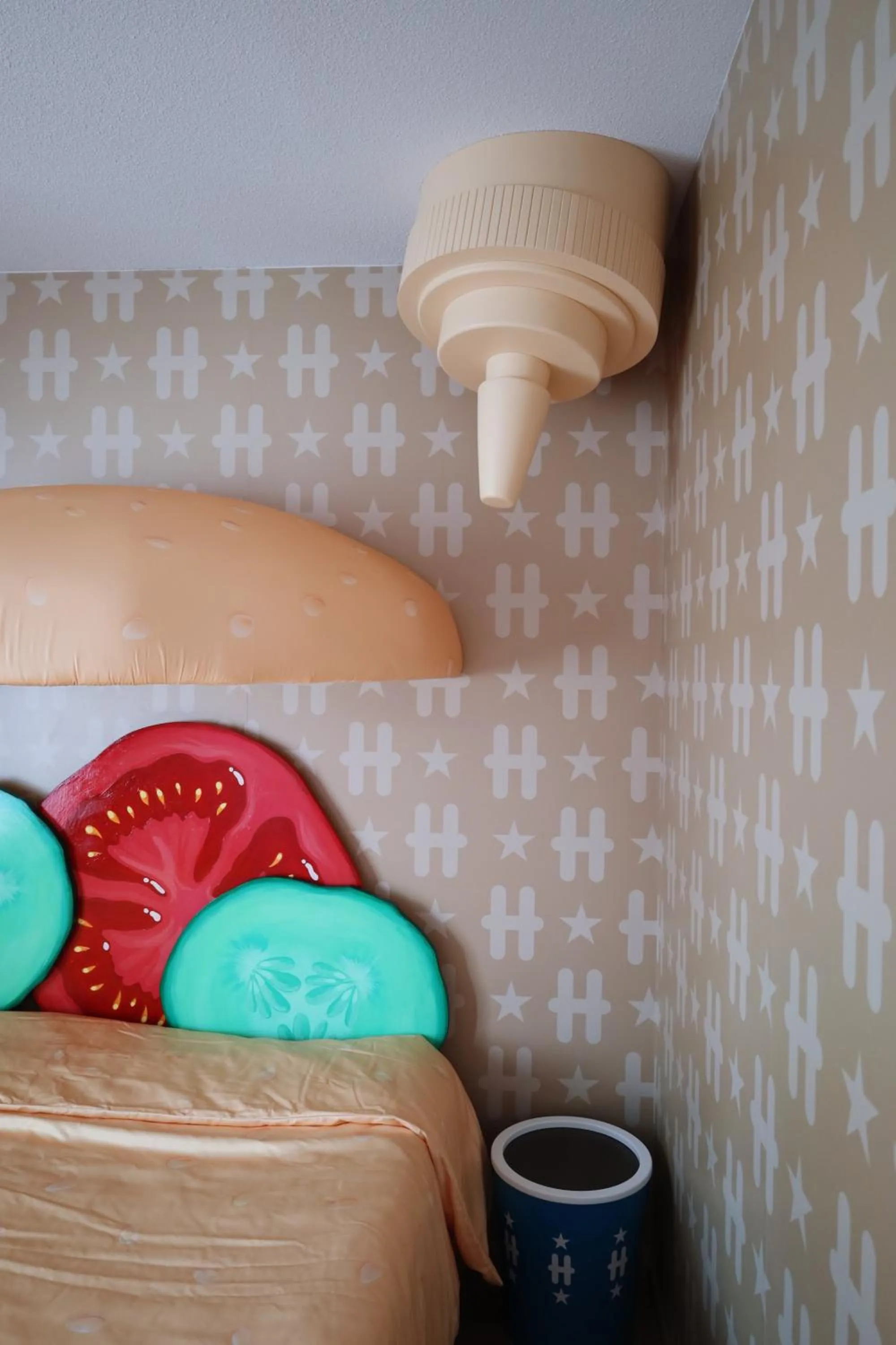 Photo of the whole room, Bed in Hesehotelli Turku Linja-autoasema