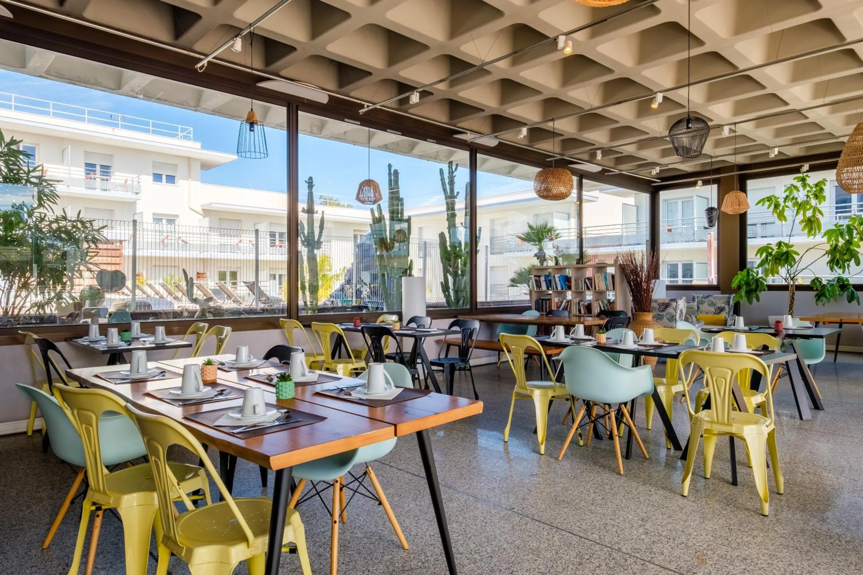 Restaurant/places to eat in Comfort Aparthotel Antibes Le Maestria