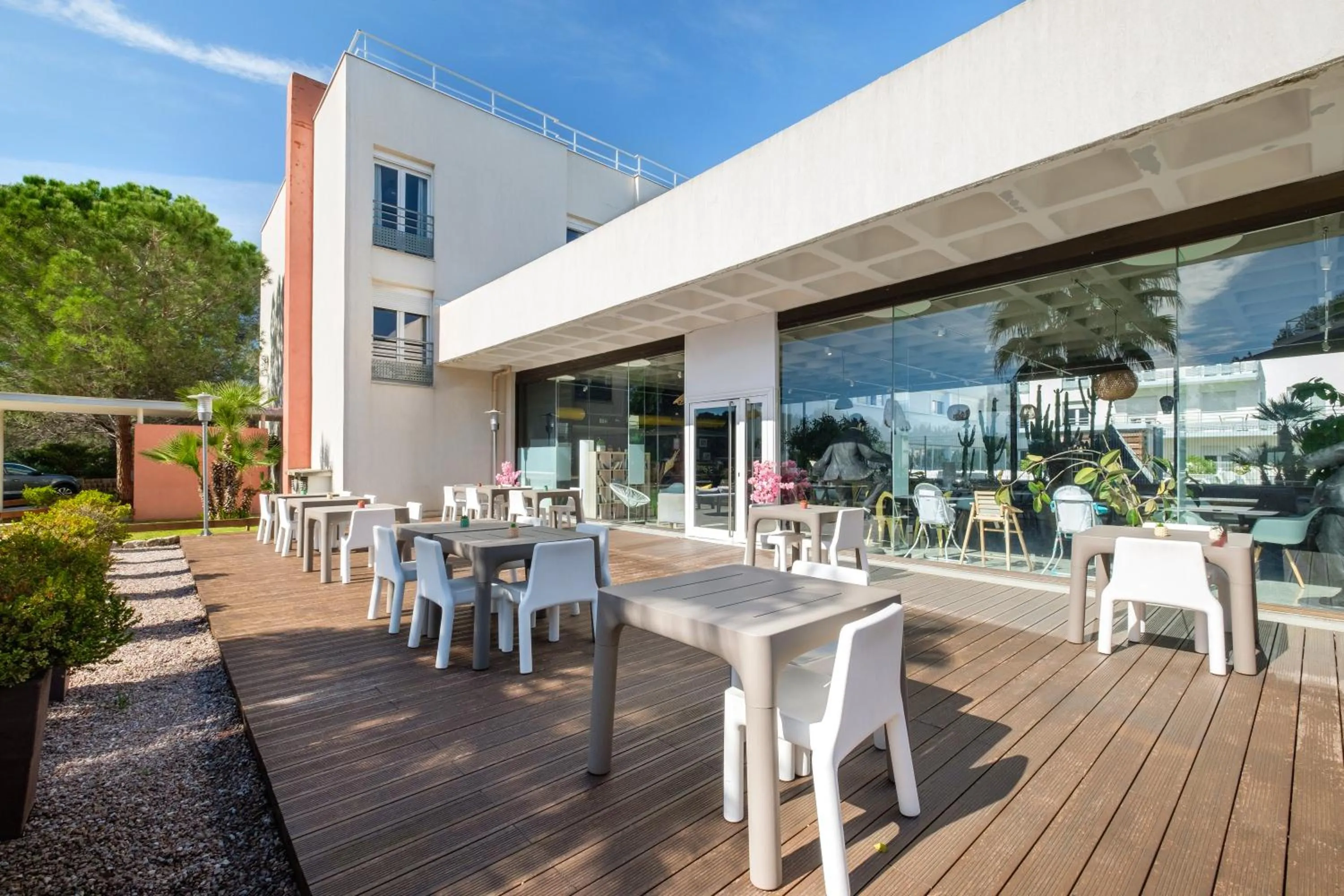 Patio in Comfort Aparthotel Antibes Le Maestria