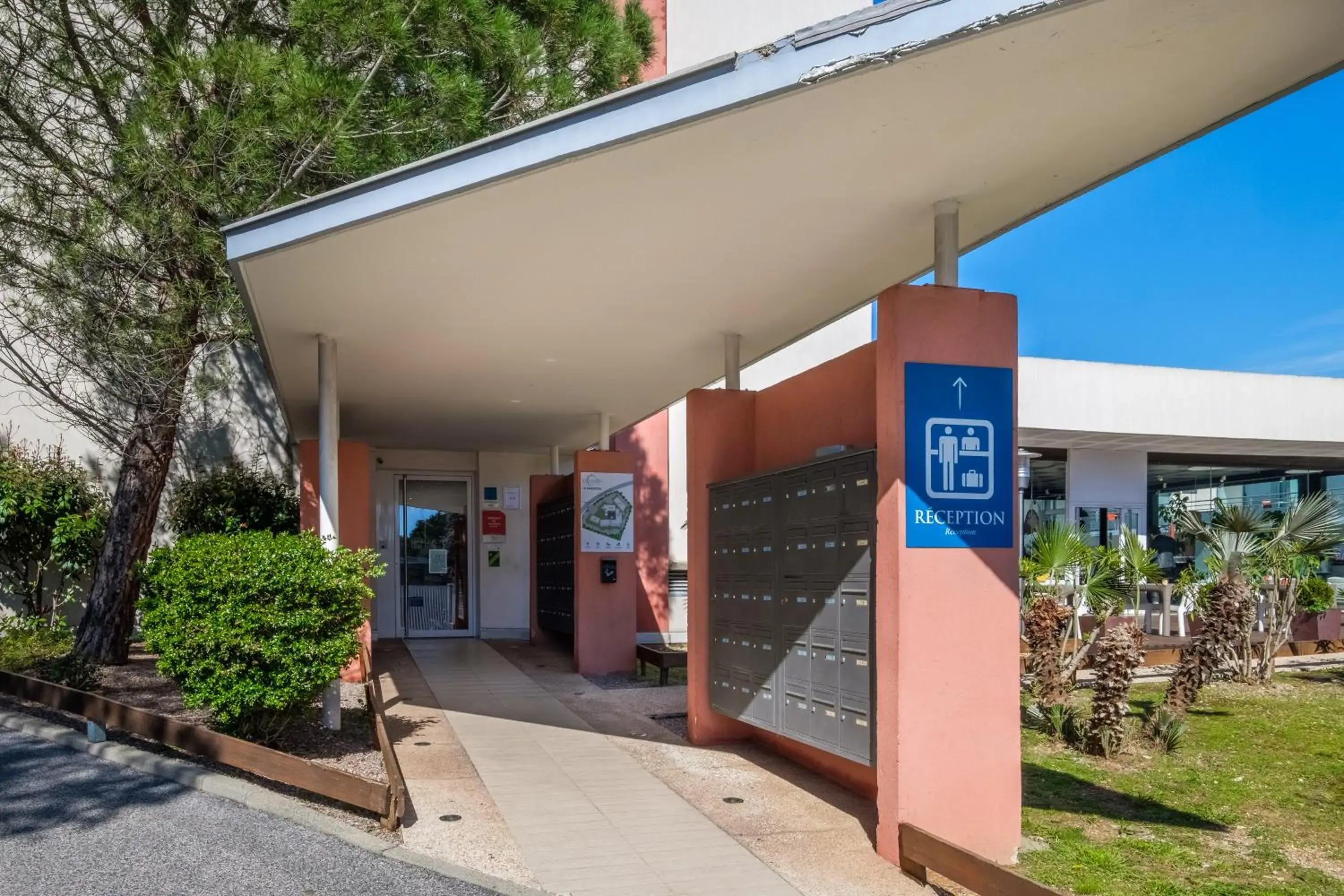 Property building in Comfort Aparthotel Antibes Le Maestria Property building in Comfort Aparthotel Antibes Le Maestria