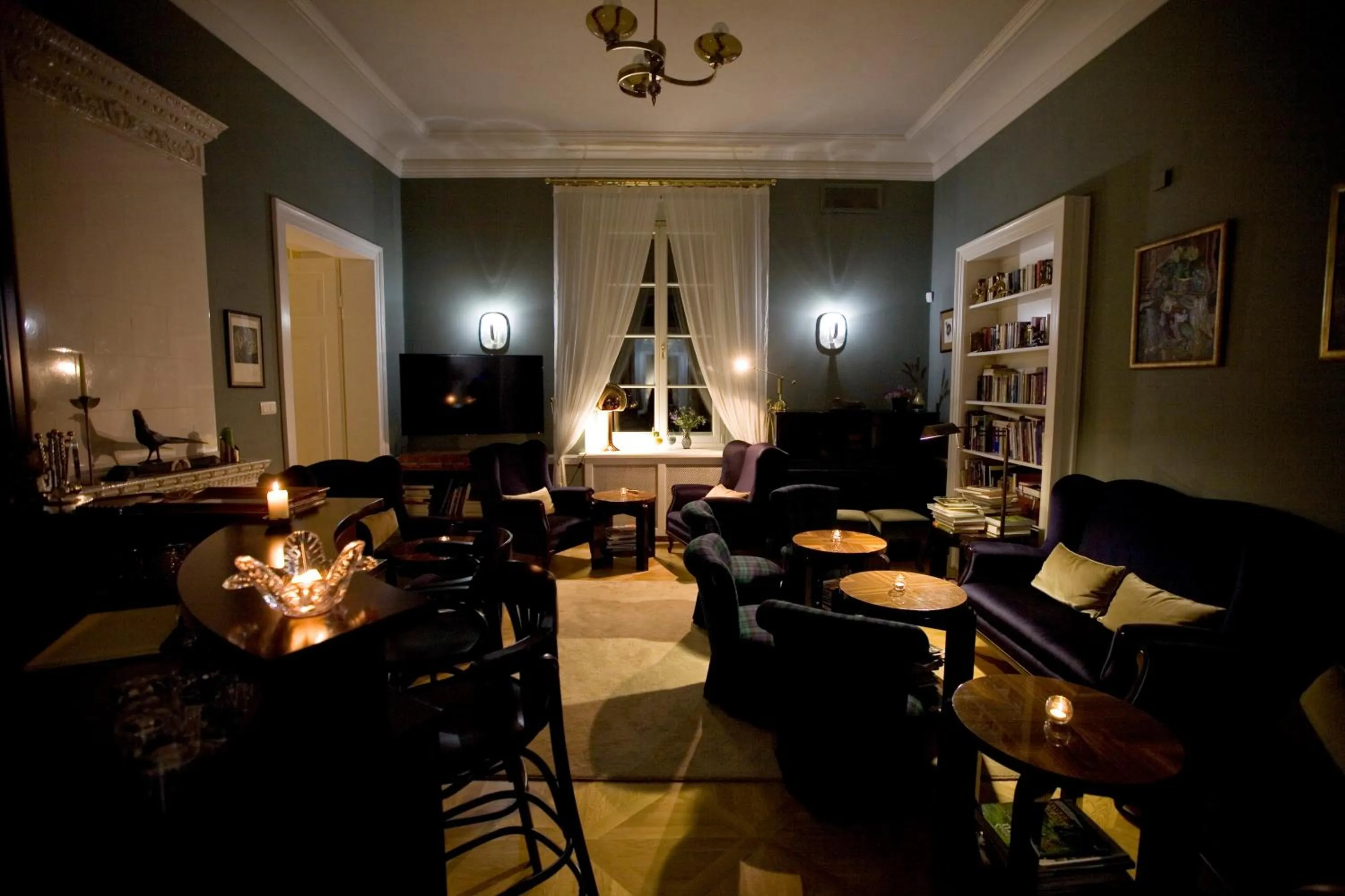 Communal lounge/ TV room in Pałac Cieleśnica