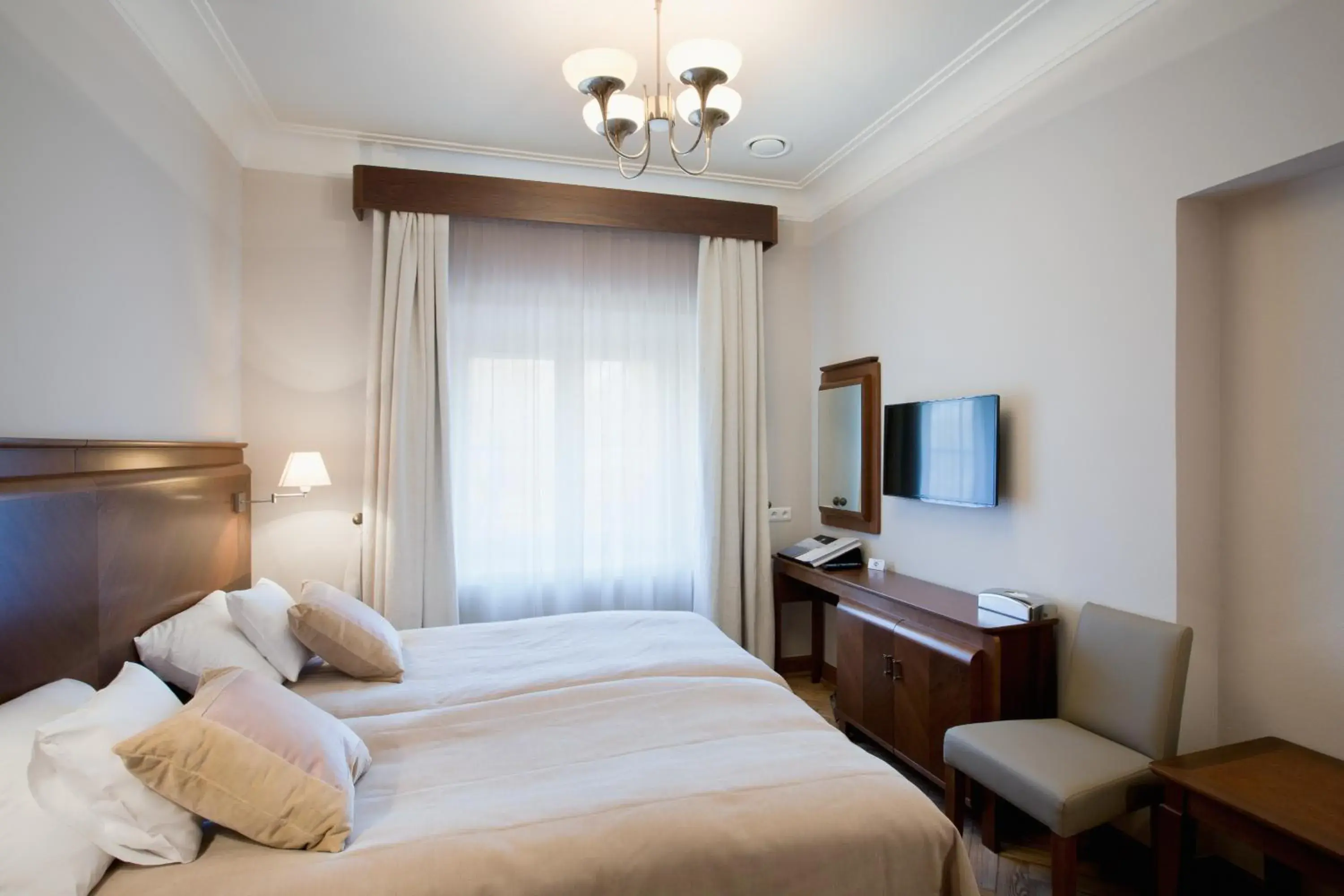 Standard Double Room in Pałac Cieleśnica Standard Double Room in Pałac Cieleśnica