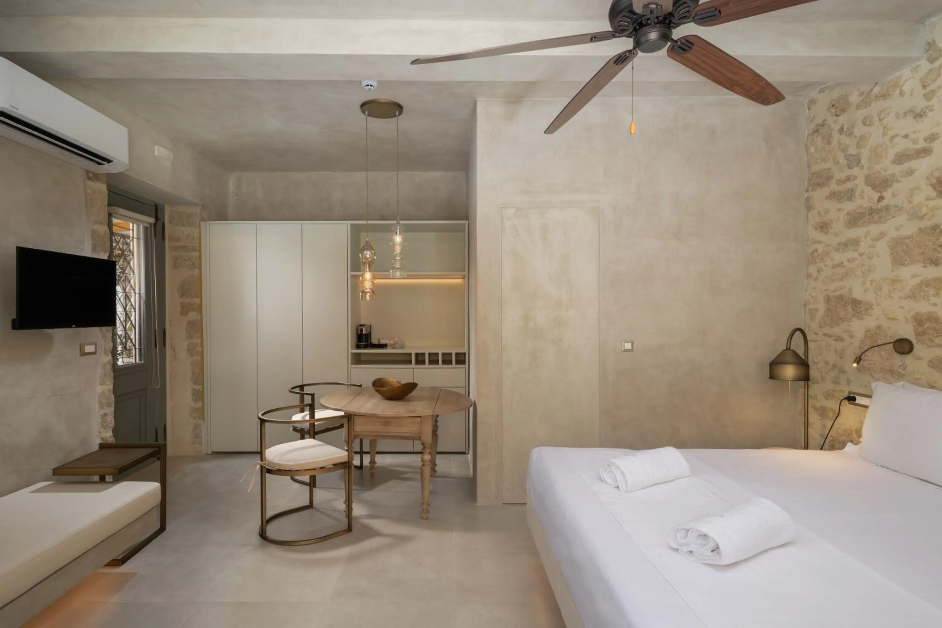 Coffee/tea facilities, Bed in Inotropes Boutique Suites - Adults Only