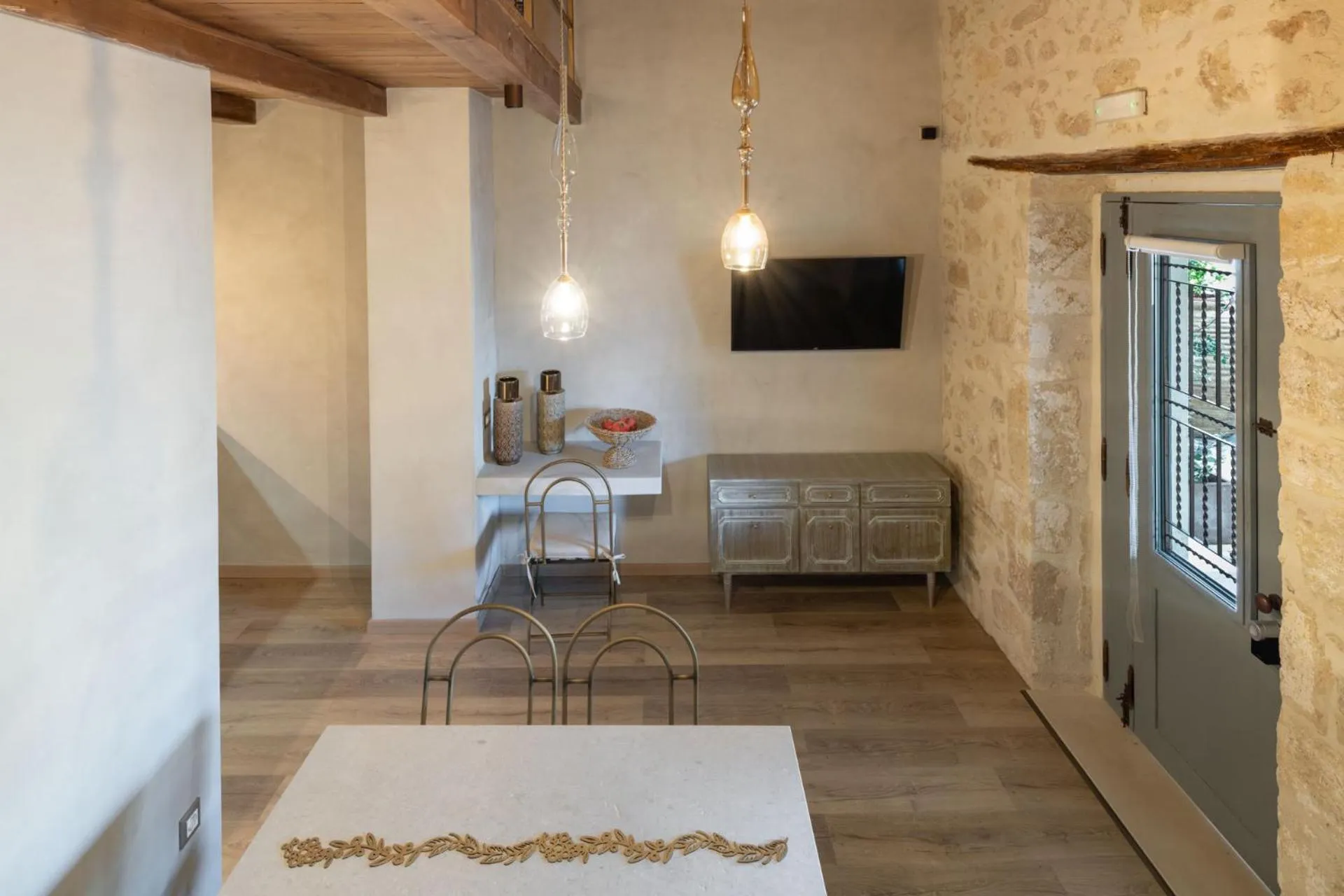 Facade/entrance in Inotropes Boutique Suites - Adults Only