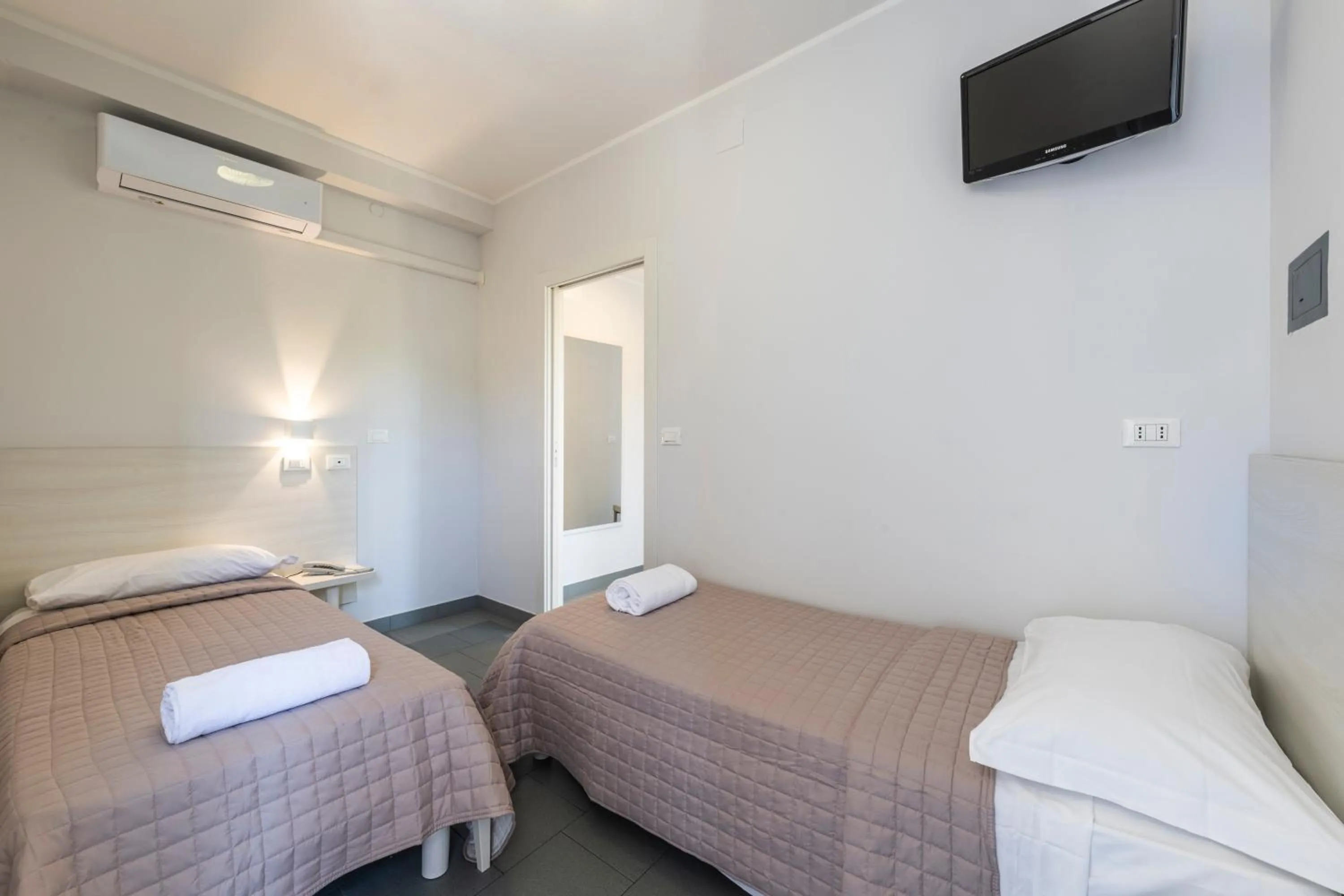 Bedroom, Bed in Hotel La Siesta