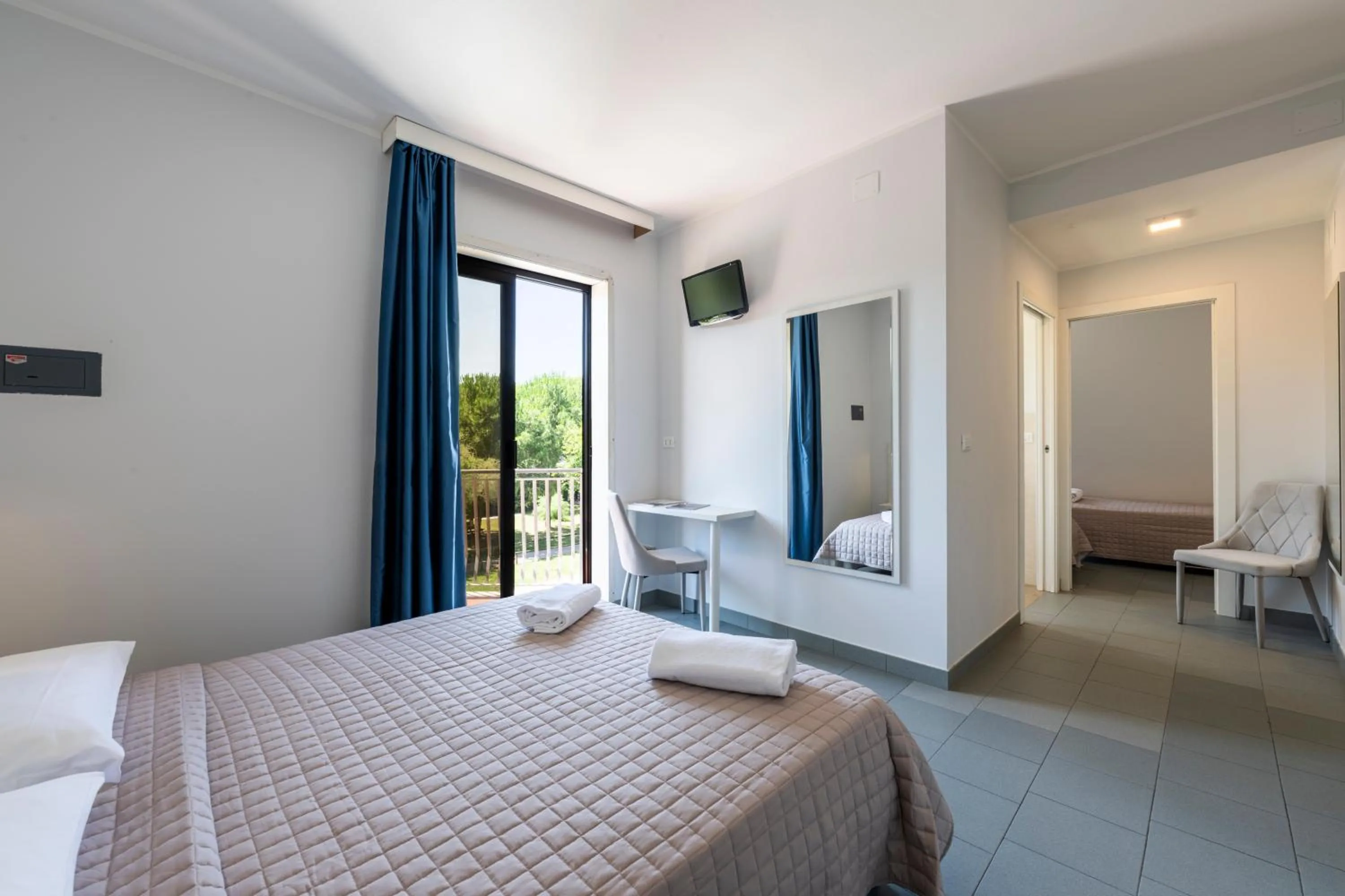 Photo of the whole room, Bed in Hotel La Siesta