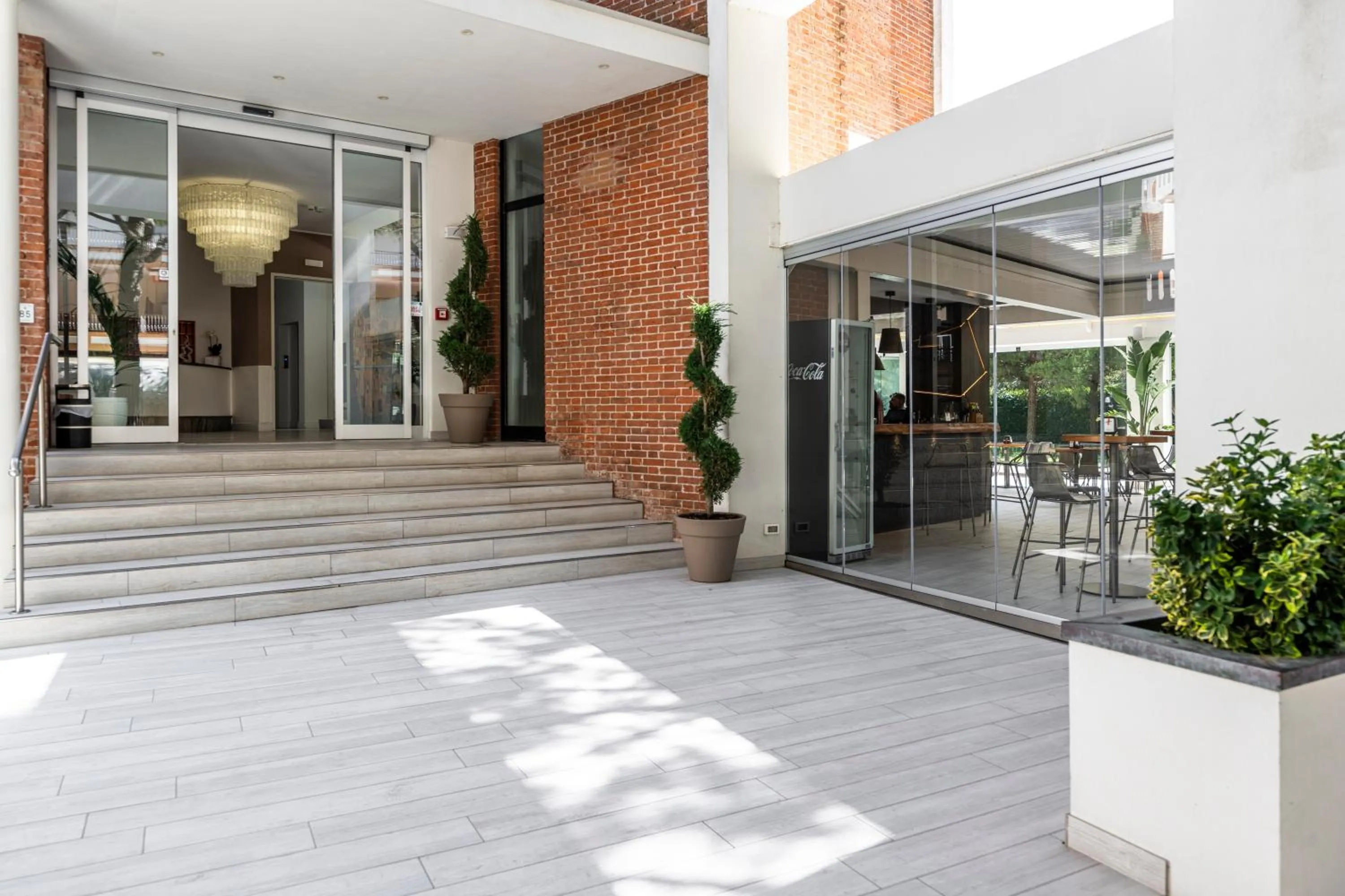 Facade/entrance in Hotel La Siesta