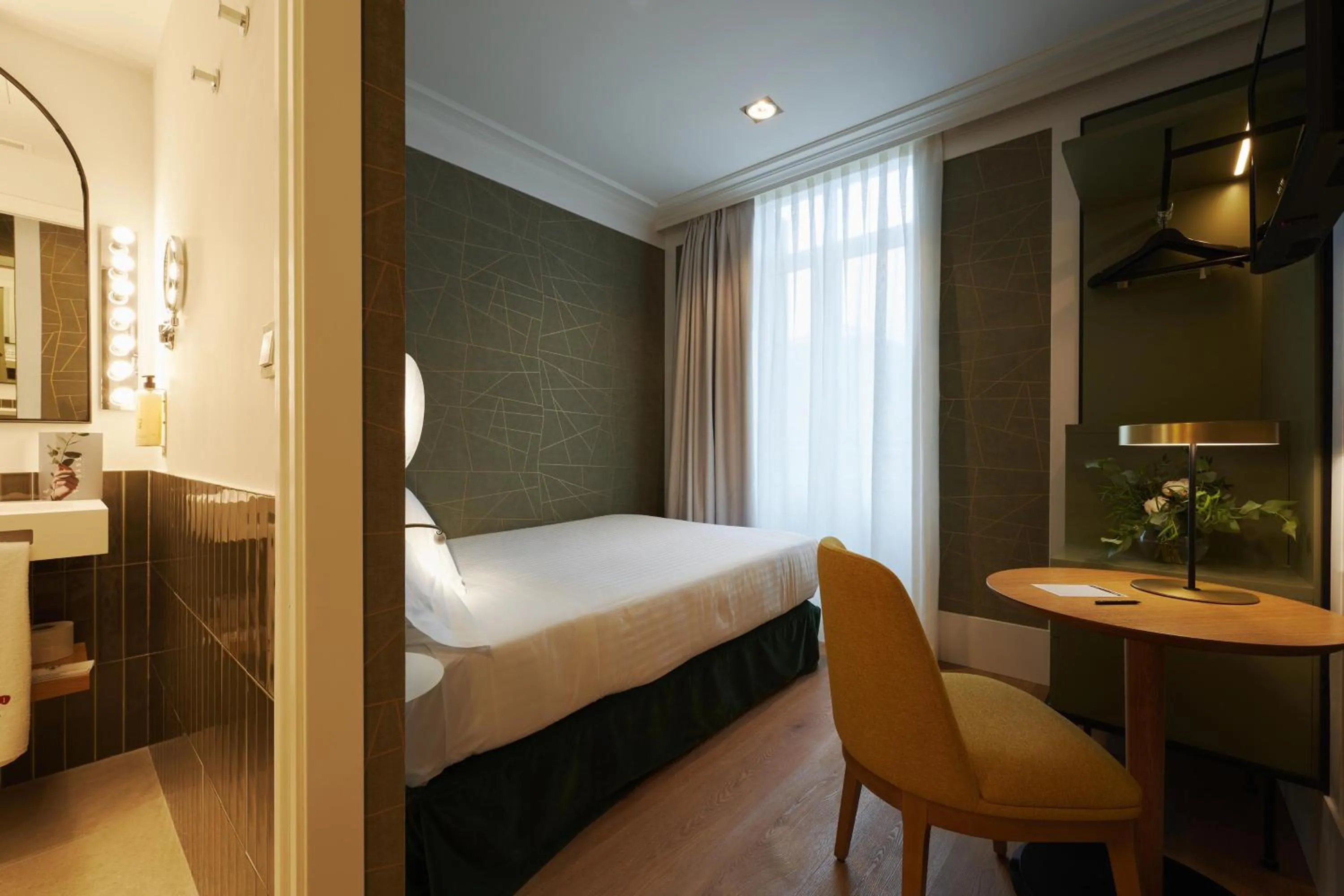 Bedroom, Bed in Intelier Villa Katalina