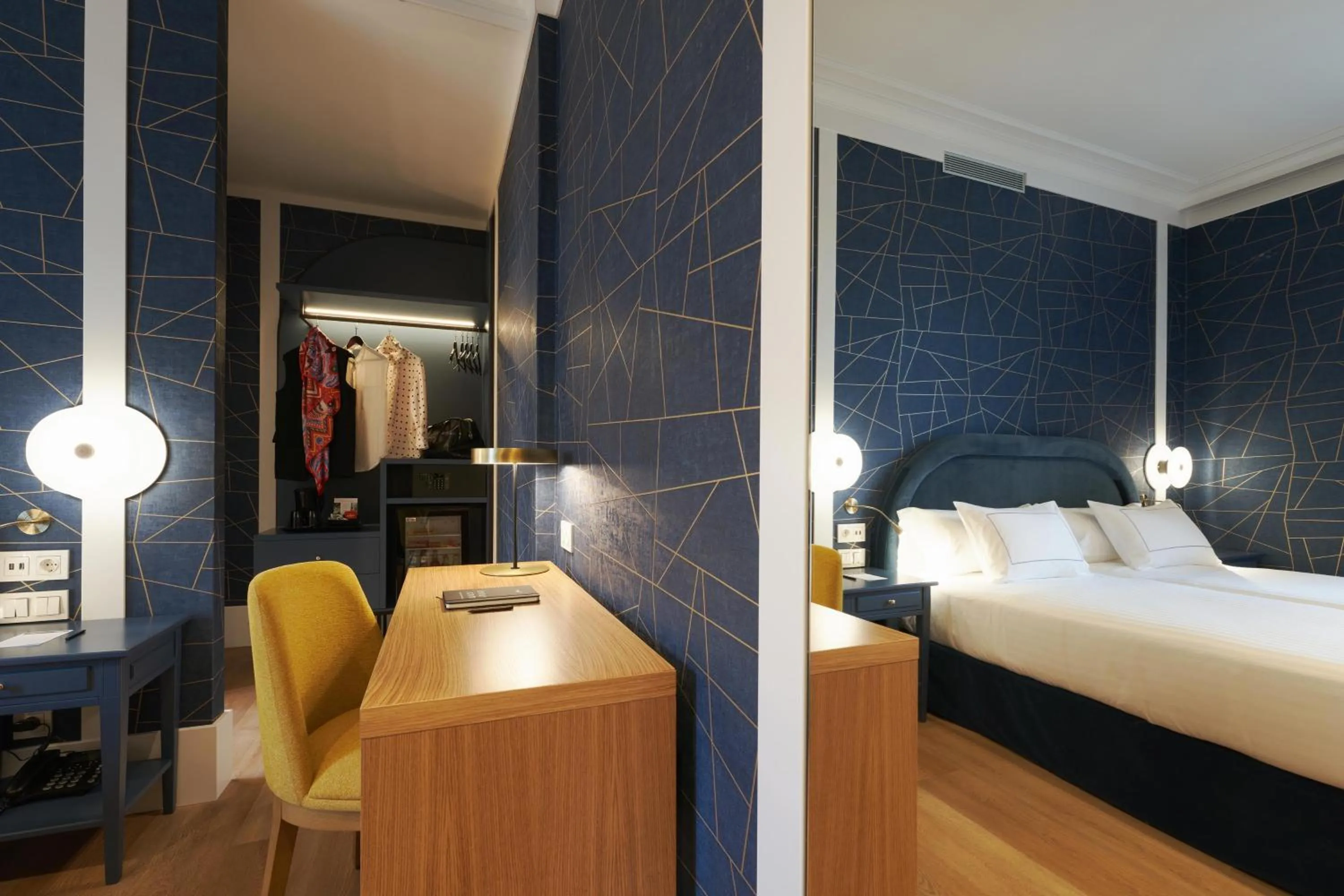 Bedroom, Bed in Intelier Villa Katalina