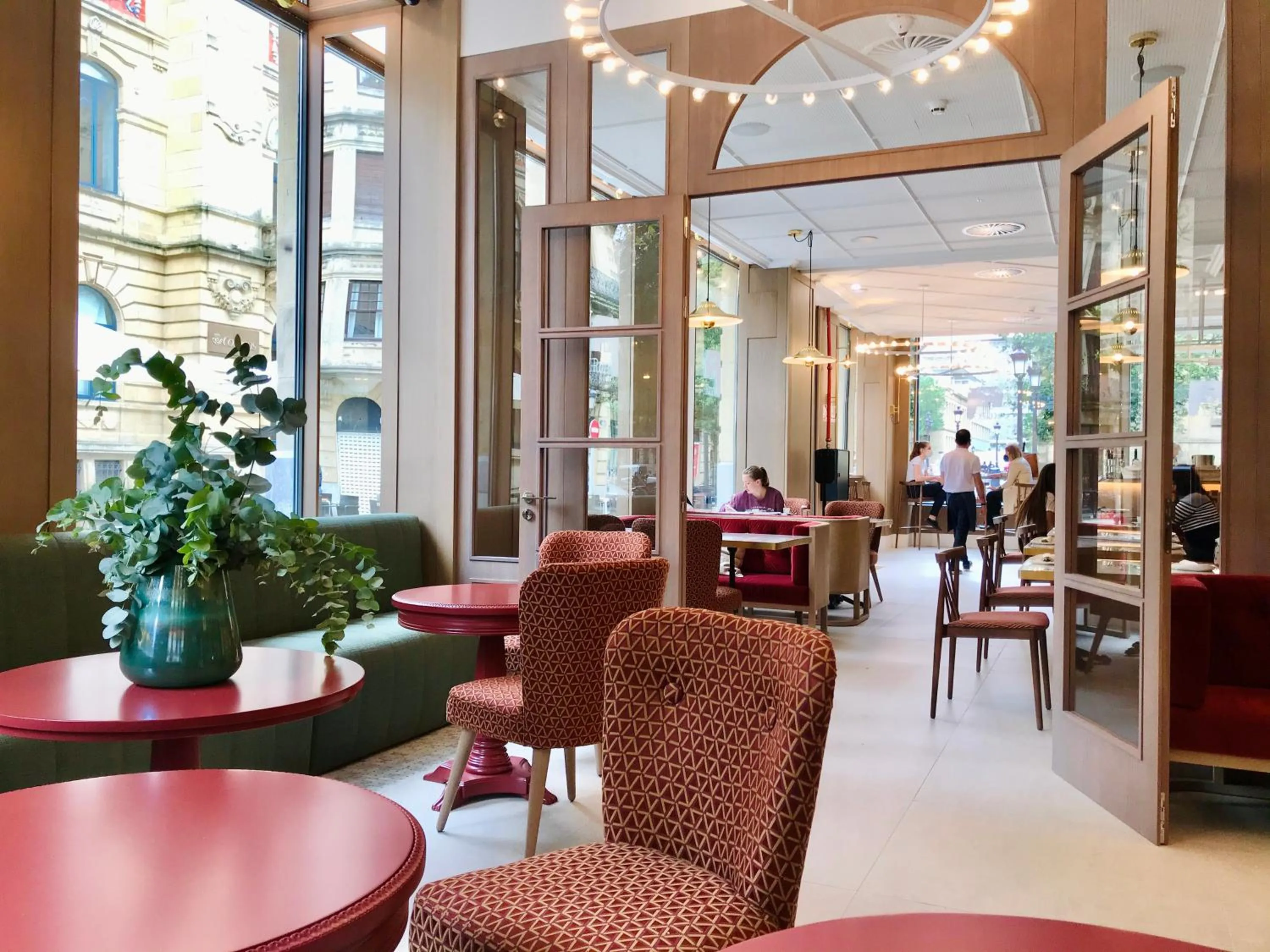 Restaurant/places to eat in Intelier Villa Katalina