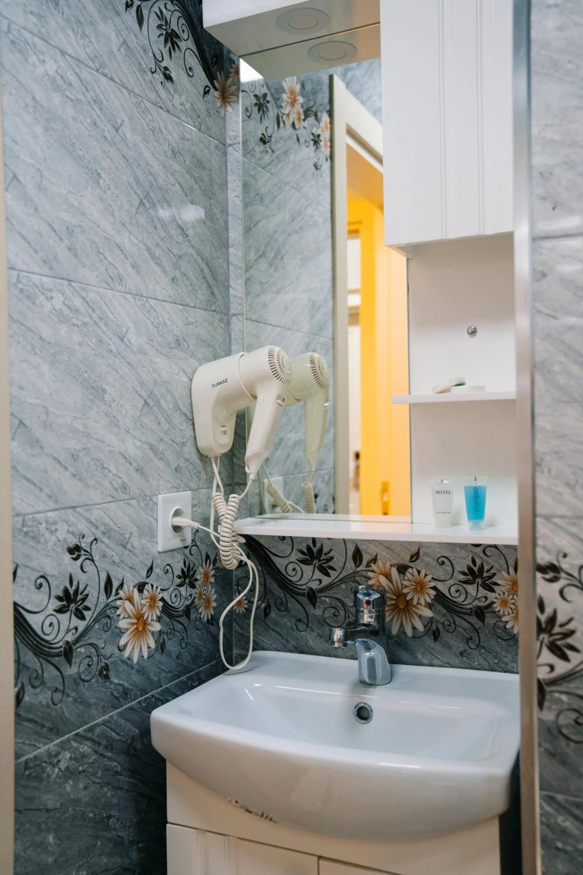 Toilet in The Clocktower Hotel