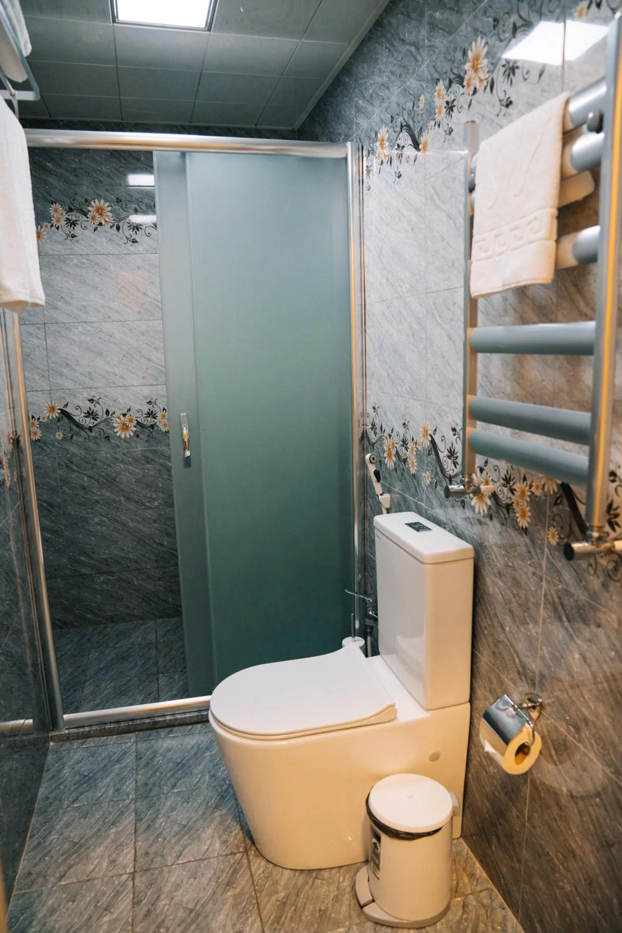 Shower in The Clocktower Hotel