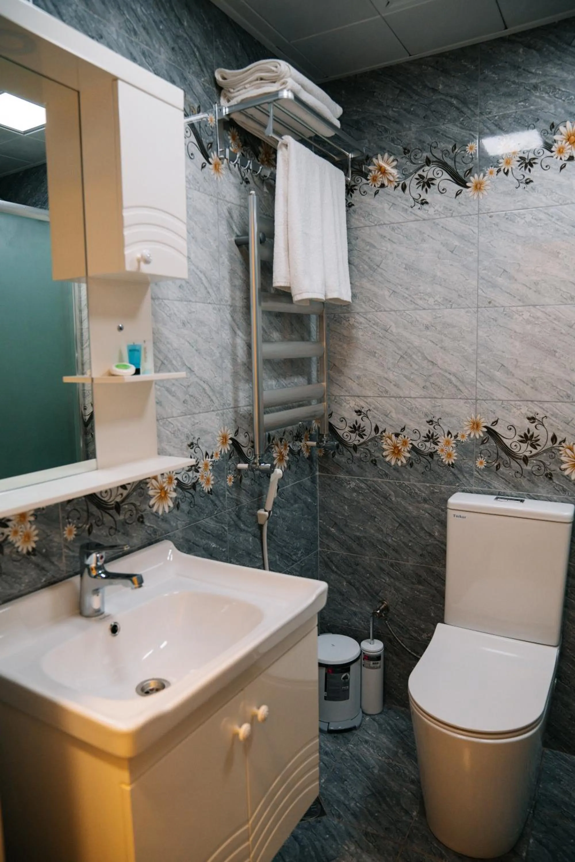 Toilet in The Clocktower Hotel