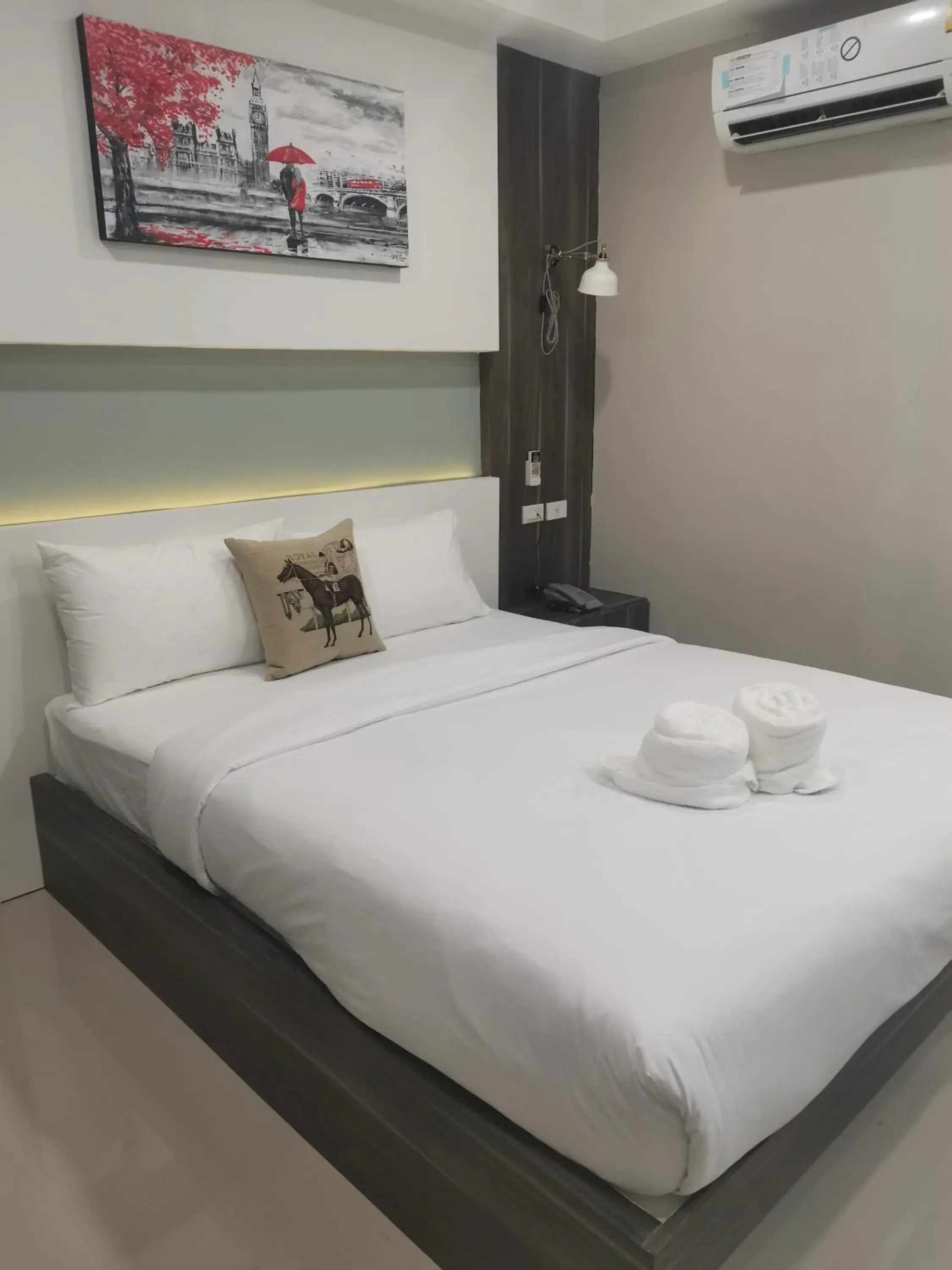 Bed in We Resident Hotel Bed in We Resident Hotel